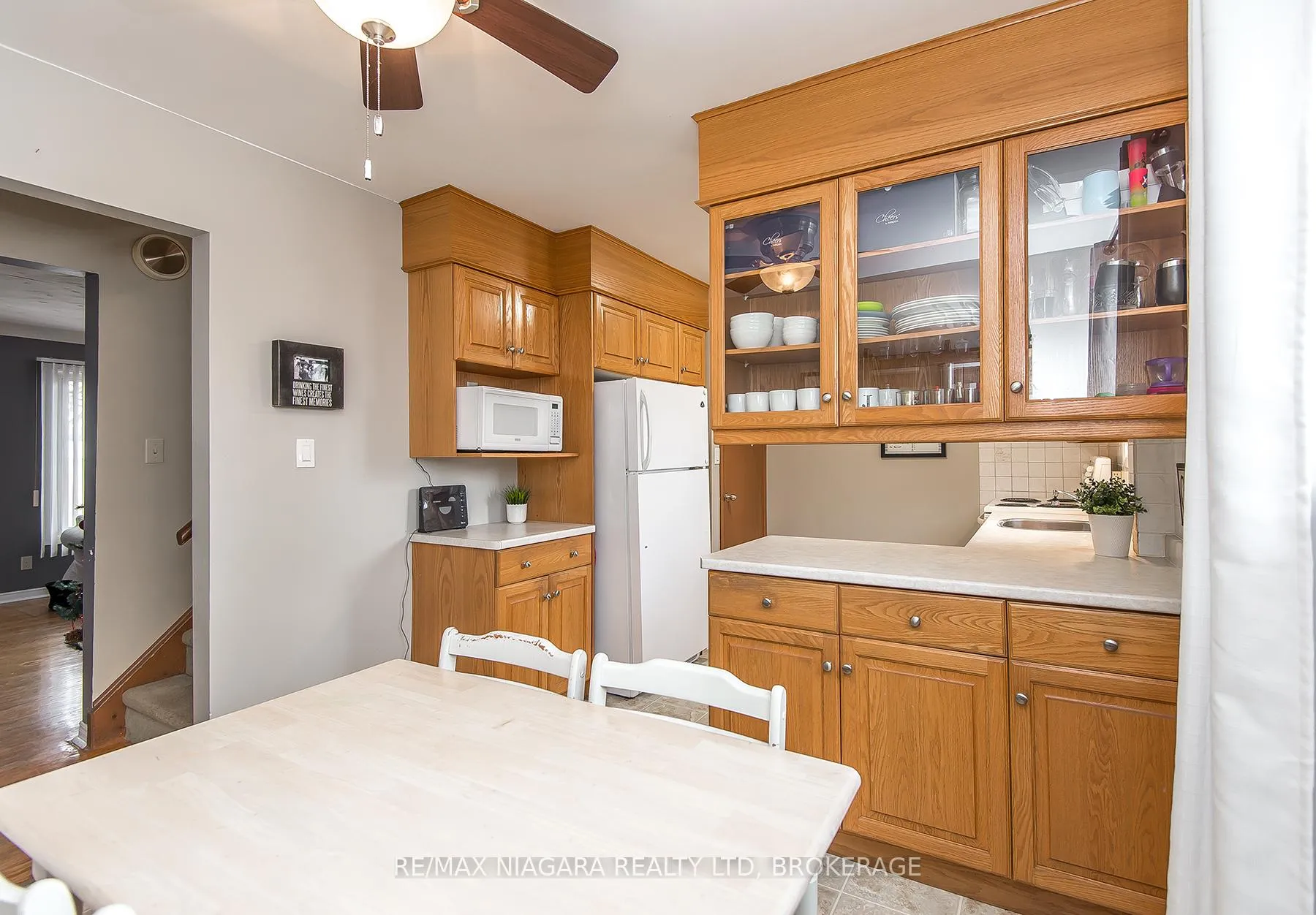 Photo 9 of 5 Glen Avenue, St. Catharines, Western Hill — HOMEH