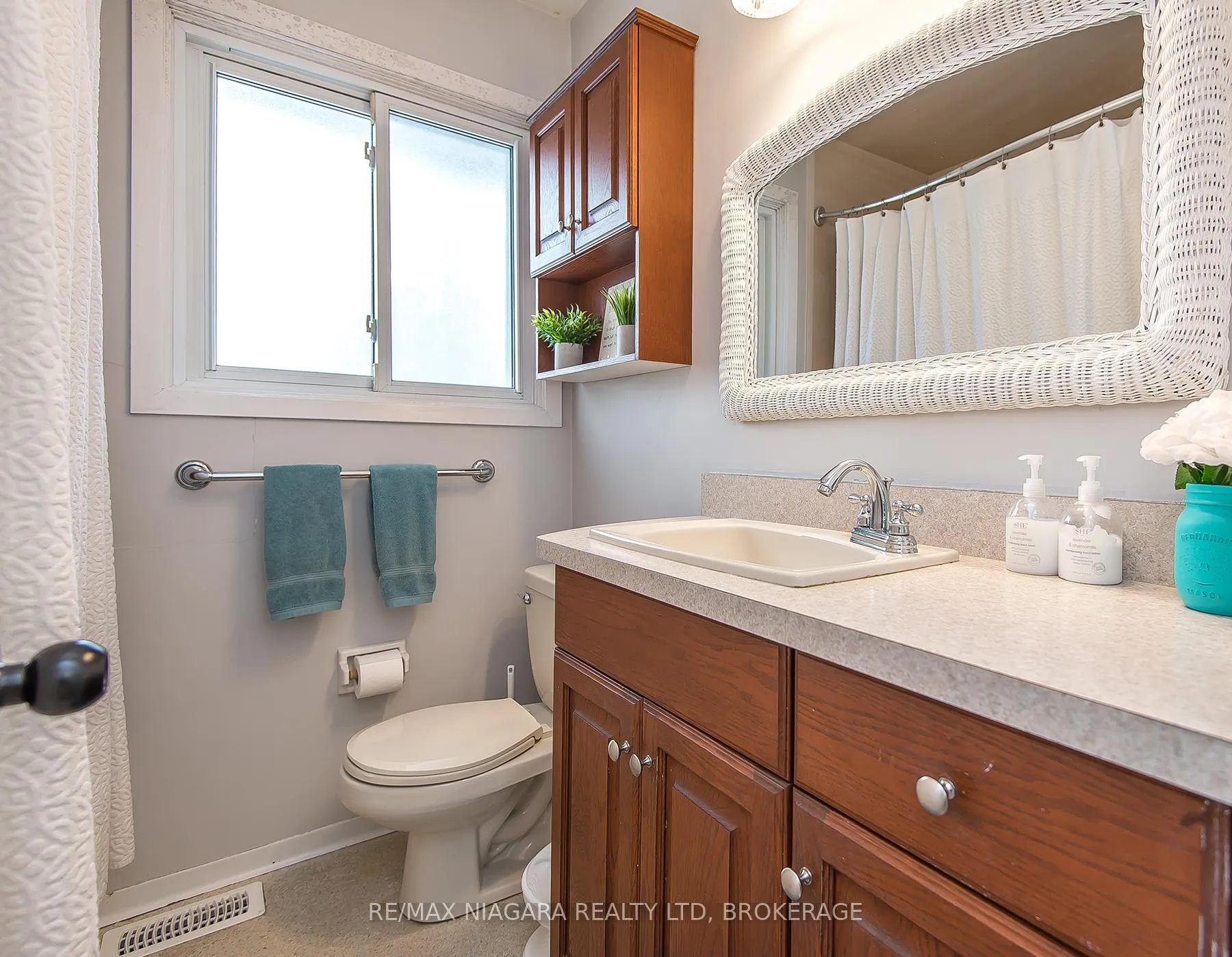 Photo 19 of 5 Glen Avenue, St. Catharines, Western Hill — HOMEH