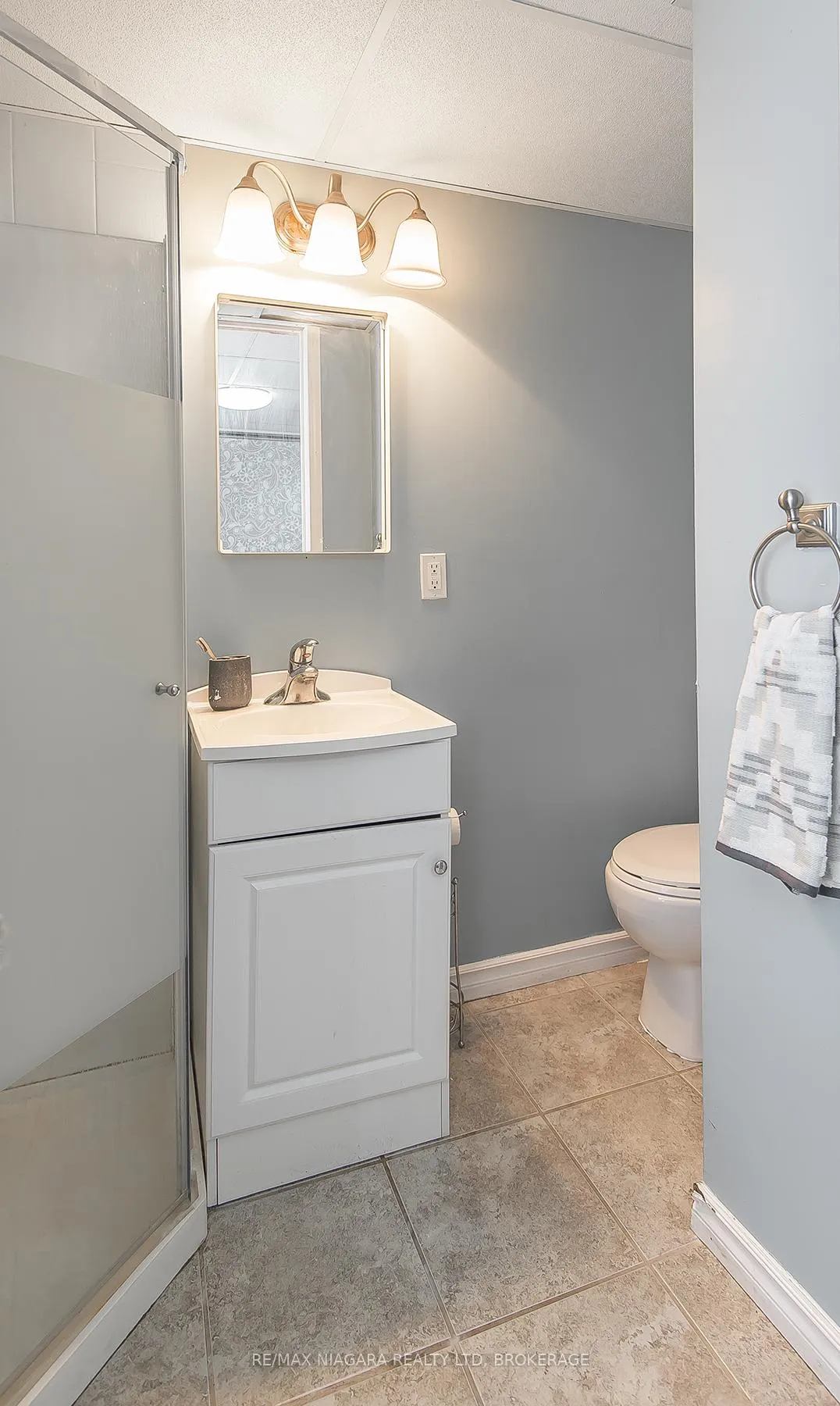 Photo 25 of 5 Glen Avenue, St. Catharines, Western Hill — HOMEH