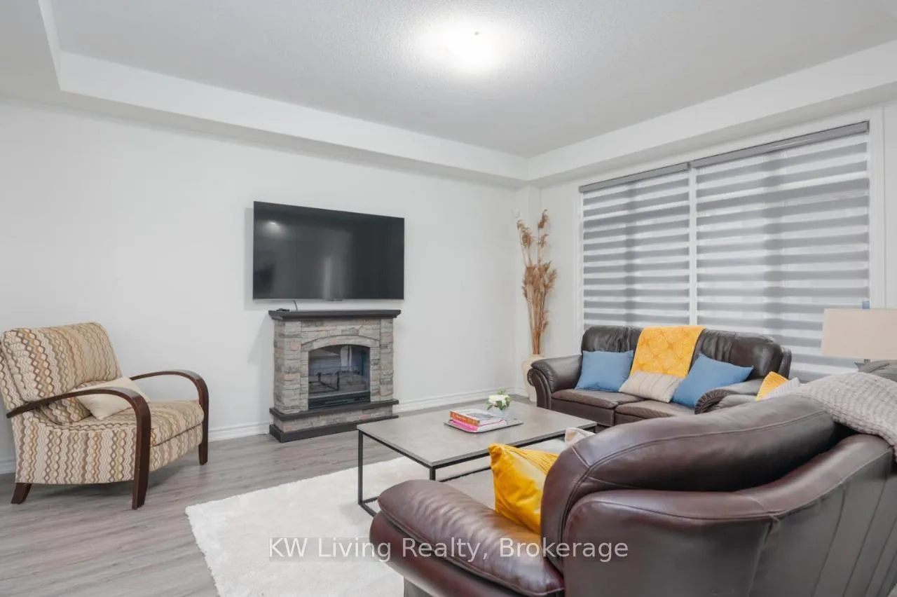 Photo 4 of 3 Sassafras Road, Springwater, Midhurst — HOMEH