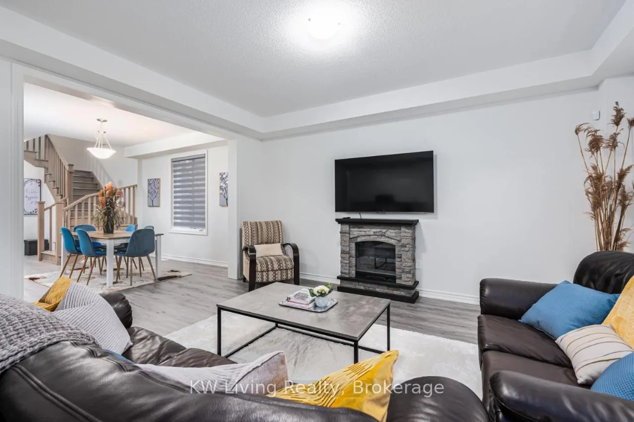 Photo 5 of 3 Sassafras Road, Springwater, Midhurst — HOMEH