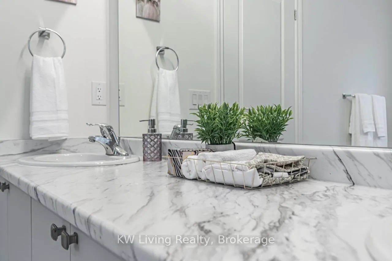 Photo 21 of 3 Sassafras Road, Springwater, Midhurst — HOMEH