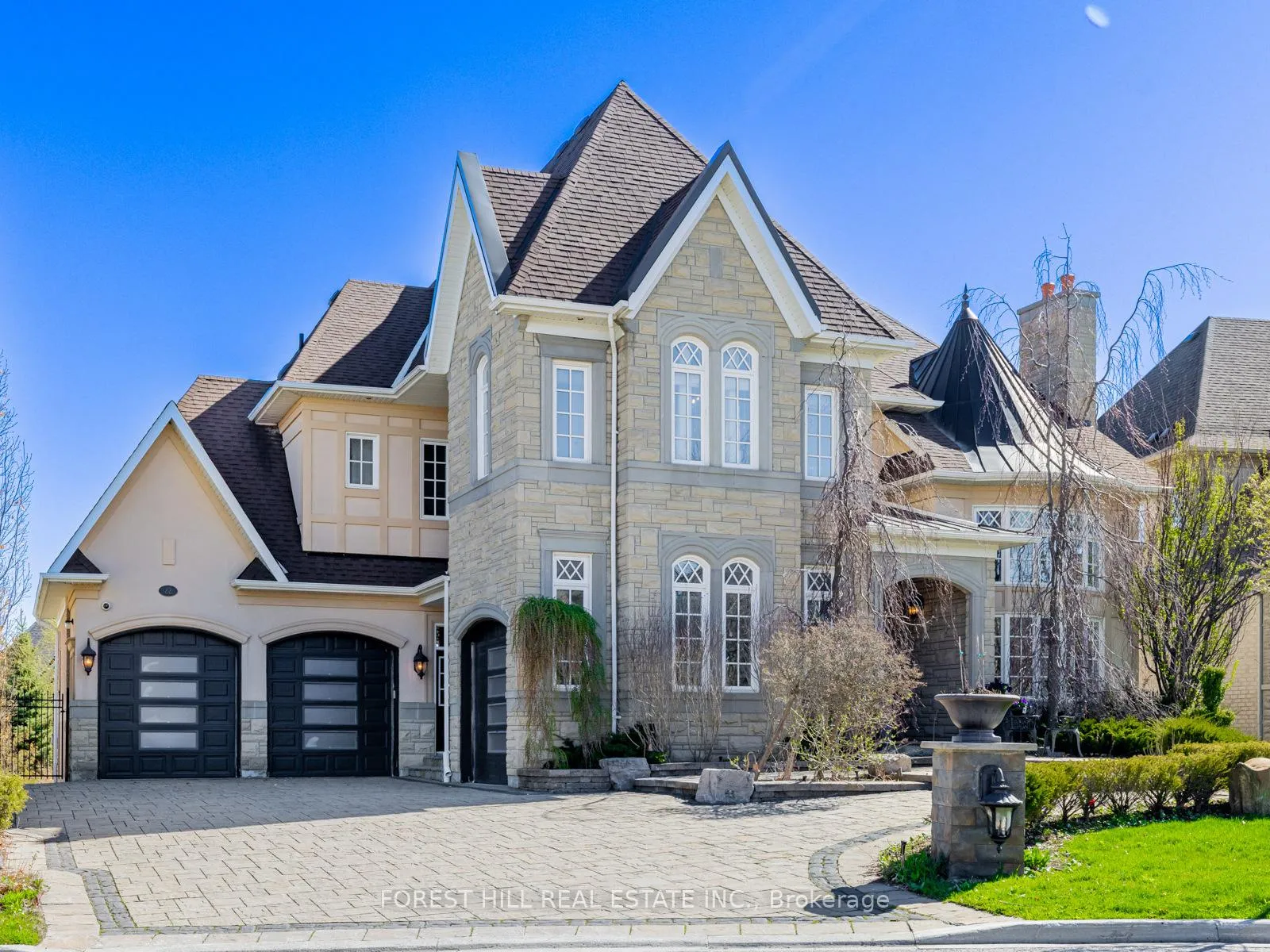 Photo 1 of 22 Longthrope Court, Aurora, Bayview Southeast — HOMEH