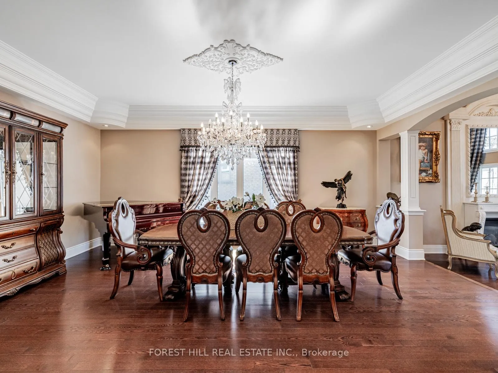 Photo 8 of 22 Longthrope Court, Aurora, Bayview Southeast — HOMEH
