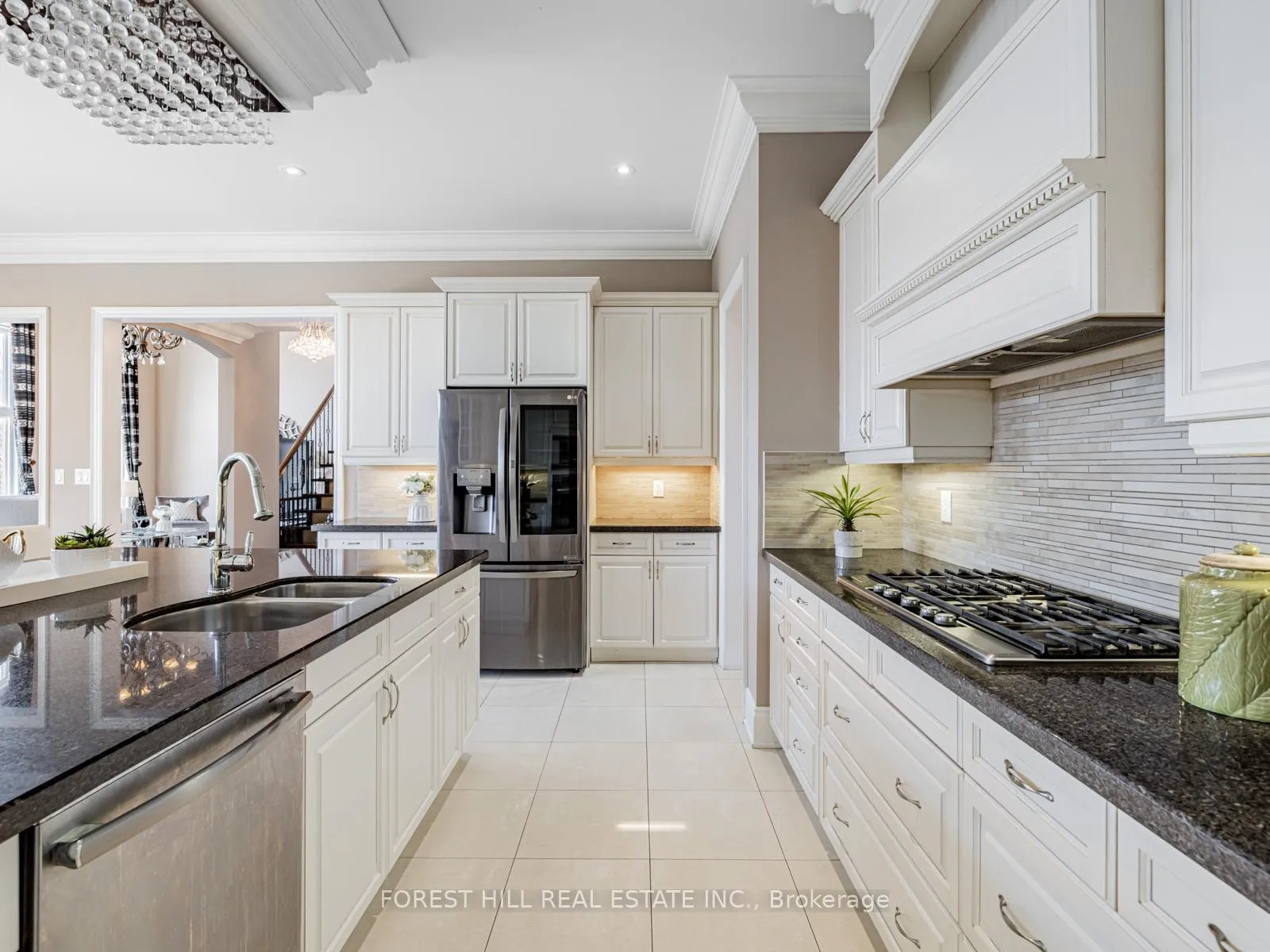 Photo 13 of 22 Longthrope Court, Aurora, Bayview Southeast — HOMEH