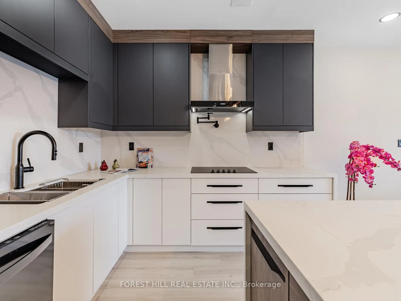 Photo 33 of 22 Longthrope Court, Aurora, Bayview Southeast — HOMEH