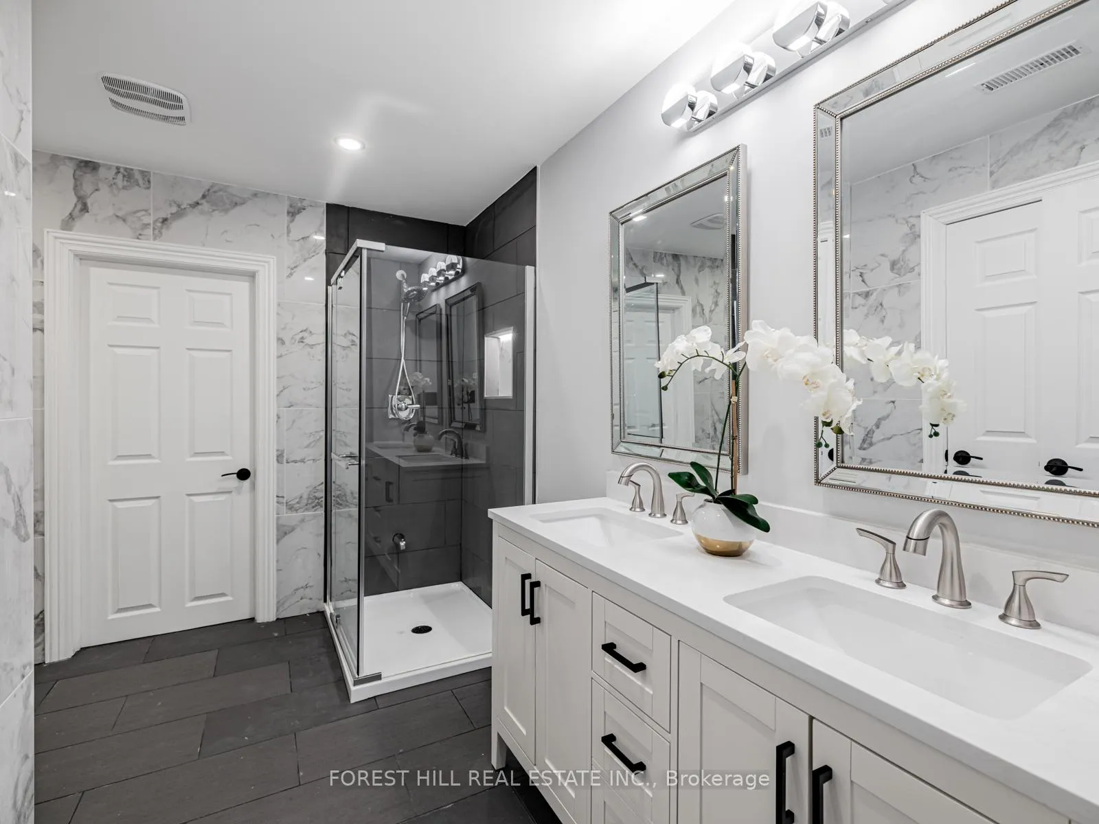 Photo 34 of 22 Longthrope Court, Aurora, Bayview Southeast — HOMEH