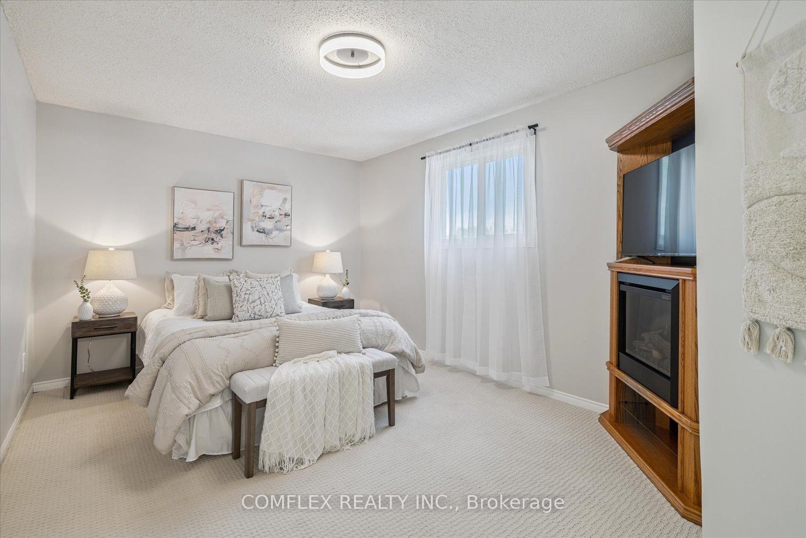 Photo 23 of 66 Cherry Blossom Crescent, Clarington, Courtice — HOMEH