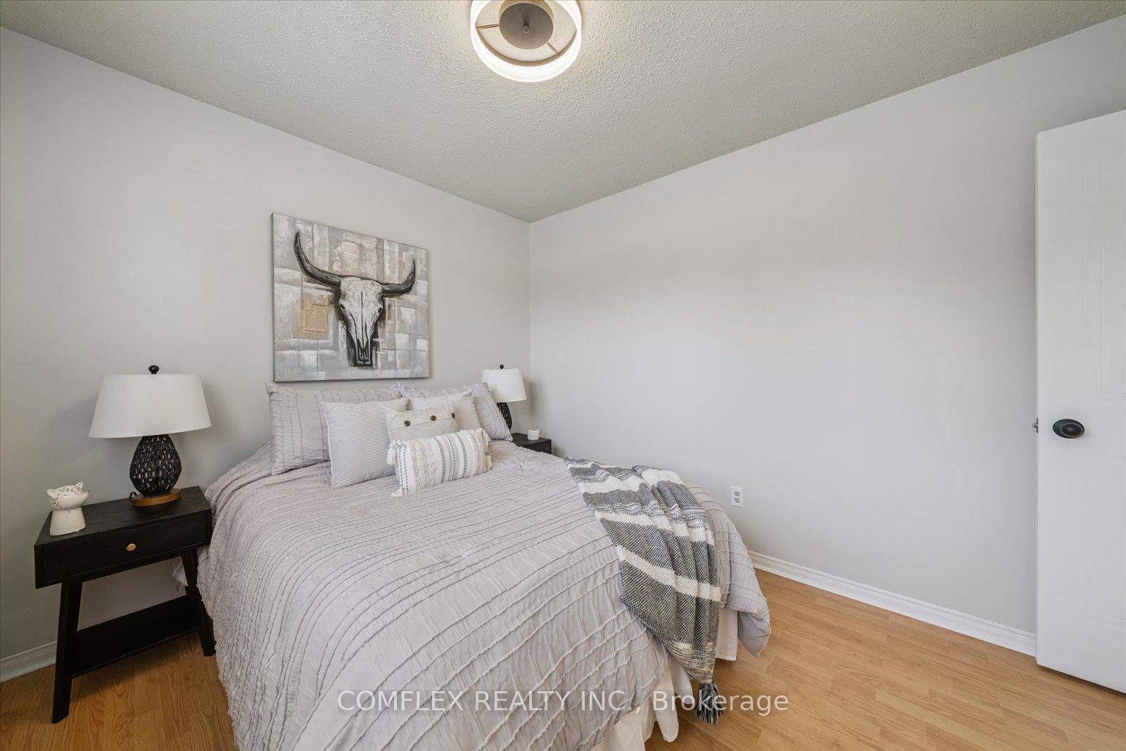 Photo 28 of 66 Cherry Blossom Crescent, Clarington, Courtice — HOMEH