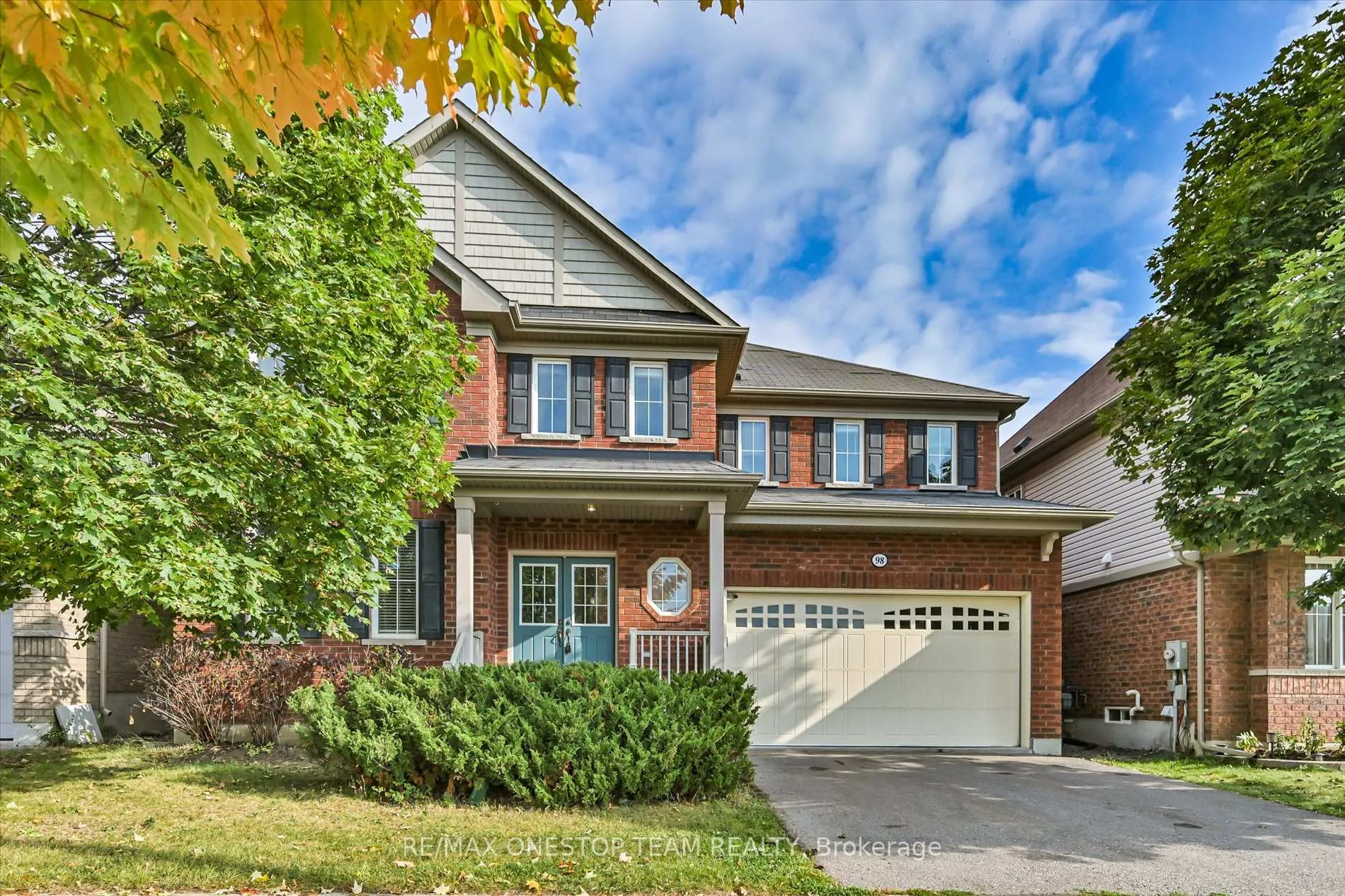 Photo 2 of 98 Northern Dancer Drive, Oshawa, Windfields — HOMEH