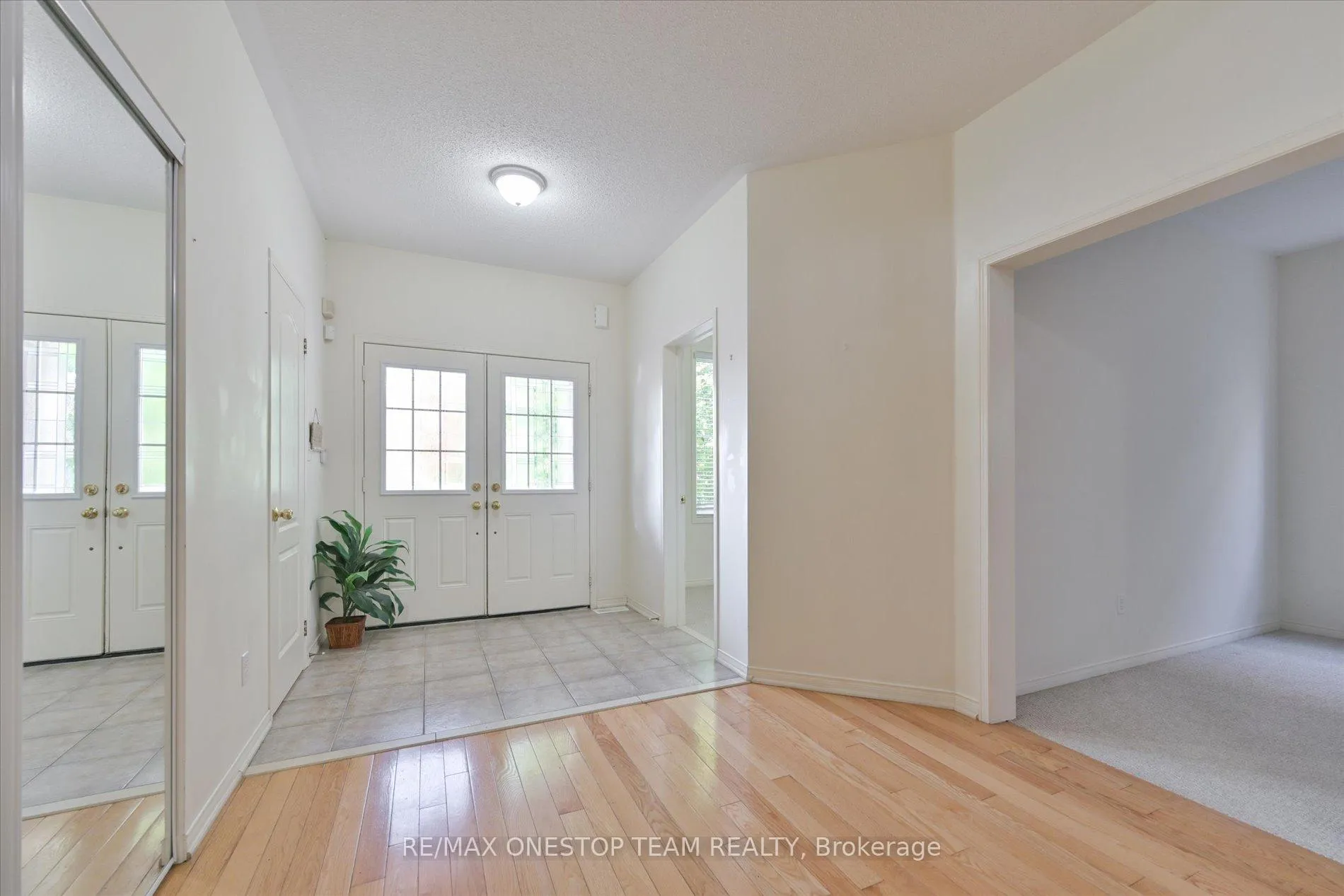 Photo 3 of 98 Northern Dancer Drive, Oshawa, Windfields — HOMEH