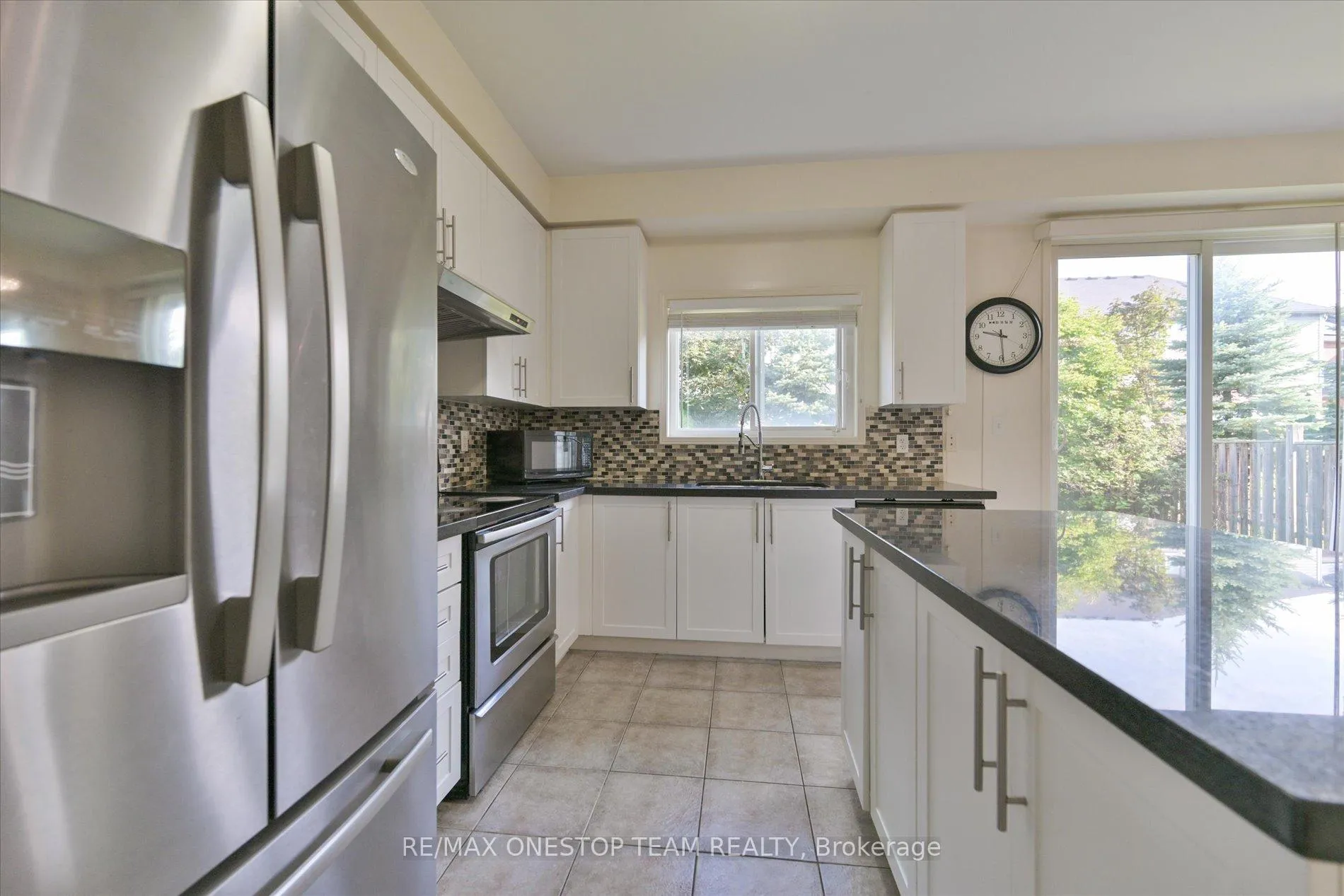 Photo 7 of 98 Northern Dancer Drive, Oshawa, Windfields — HOMEH