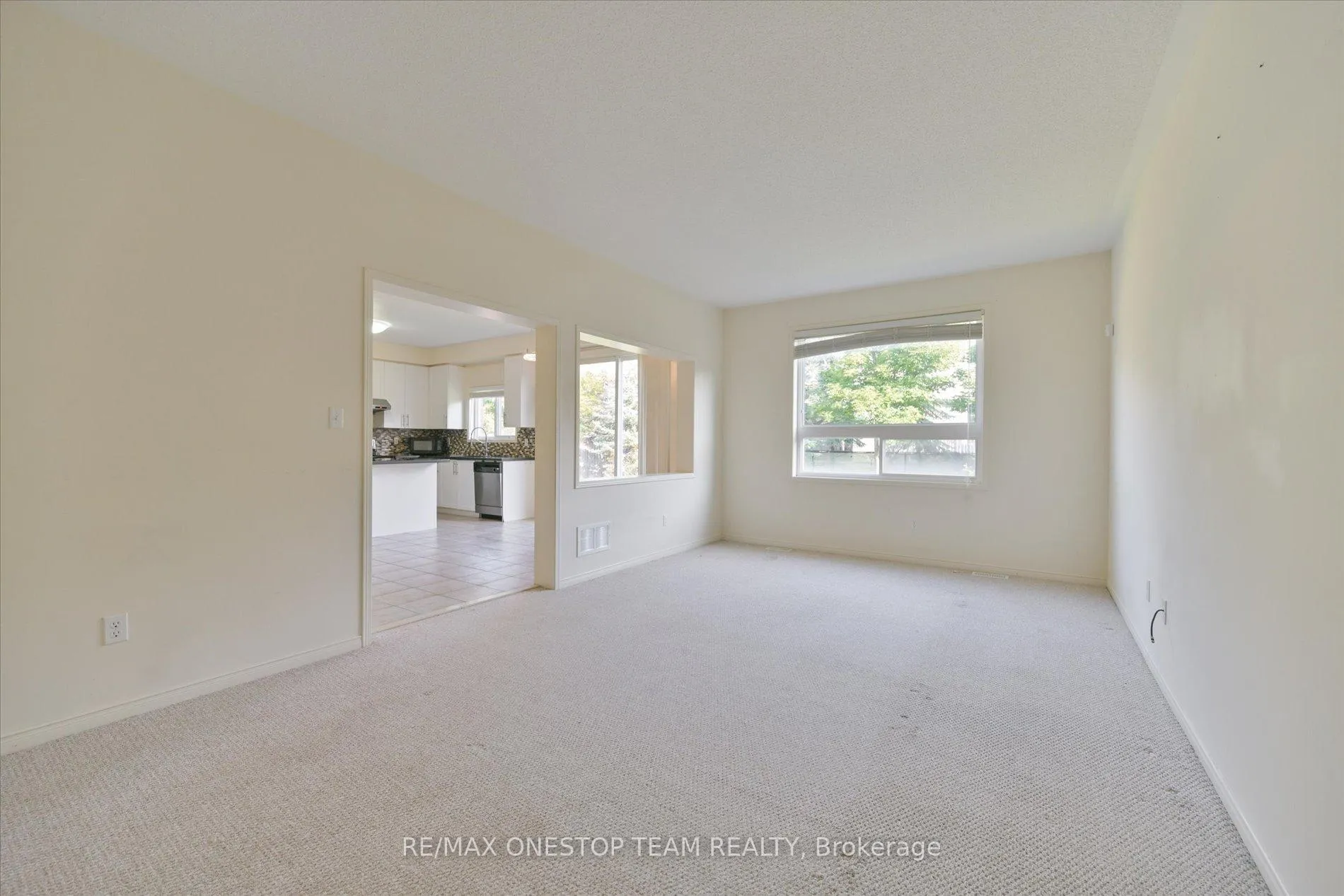 Photo 12 of 98 Northern Dancer Drive, Oshawa, Windfields — HOMEH