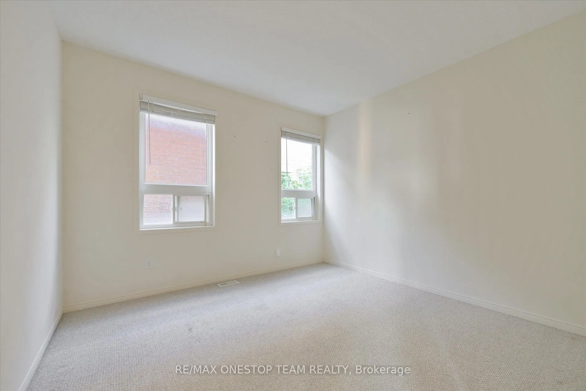 Photo 16 of 98 Northern Dancer Drive, Oshawa, Windfields — HOMEH
