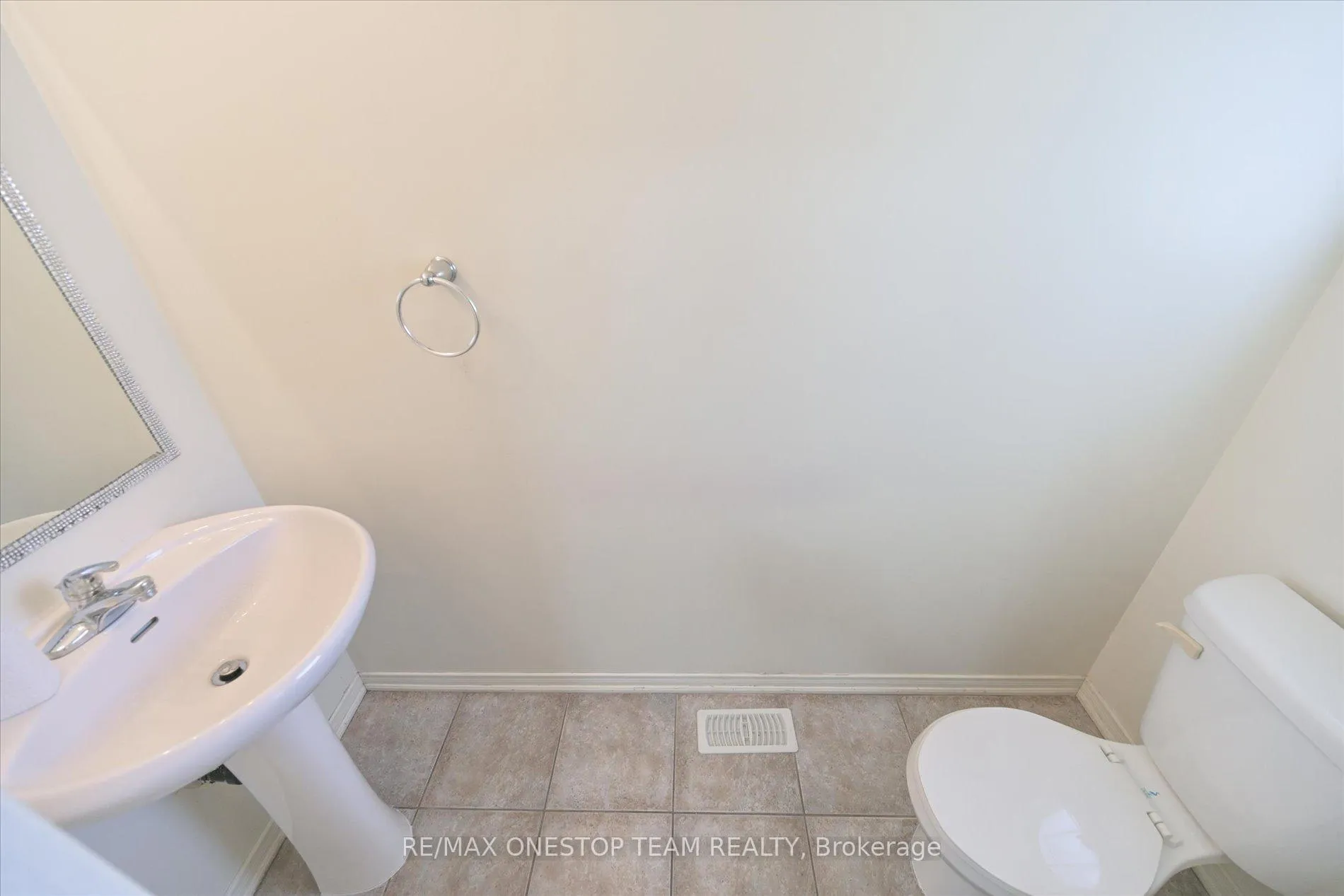 Photo 18 of 98 Northern Dancer Drive, Oshawa, Windfields — HOMEH
