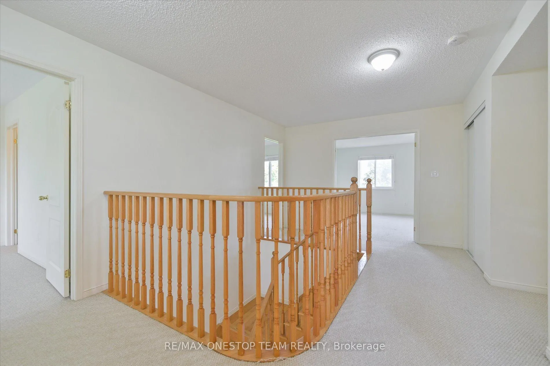 Photo 21 of 98 Northern Dancer Drive, Oshawa, Windfields — HOMEH
