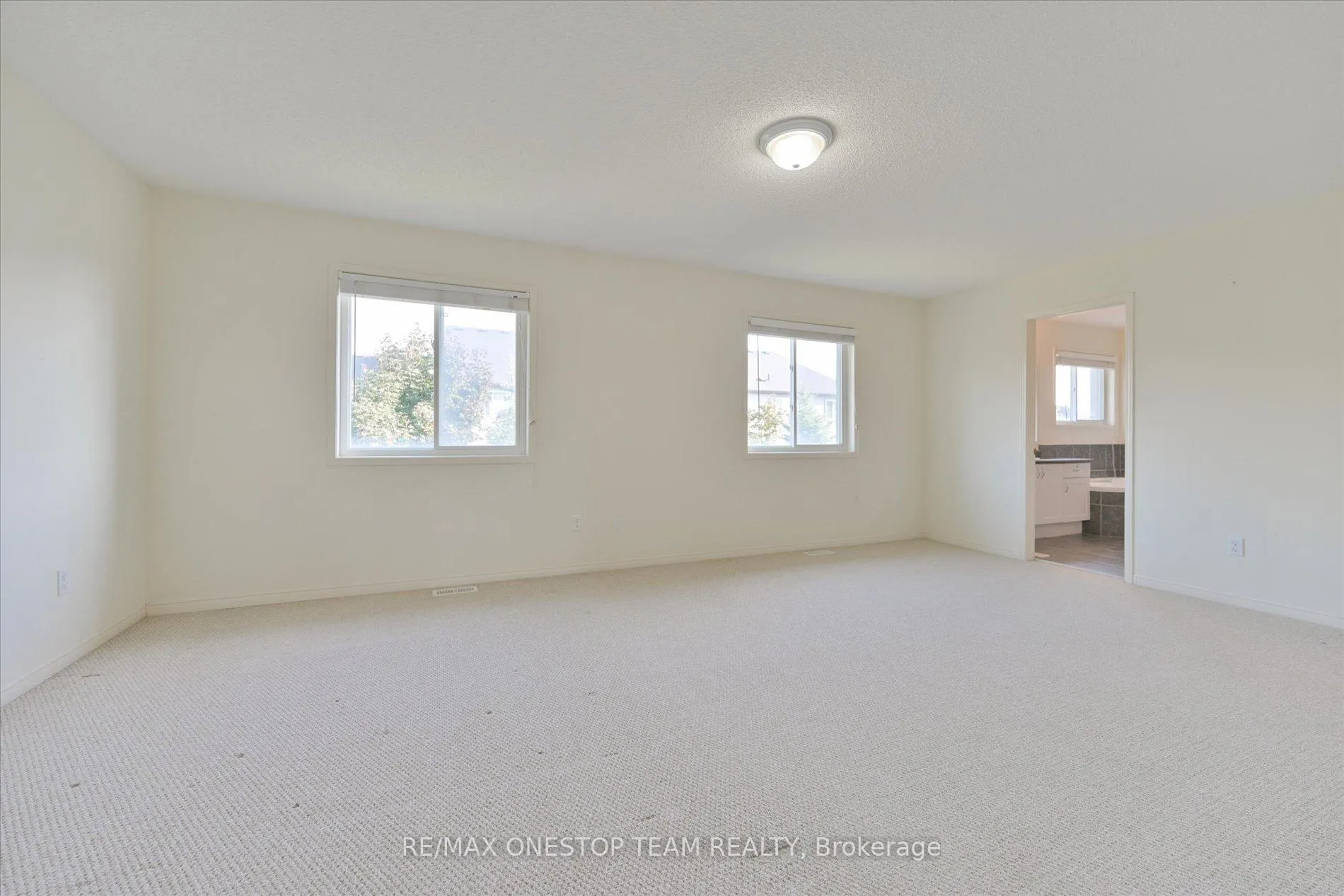 Photo 22 of 98 Northern Dancer Drive, Oshawa, Windfields — HOMEH