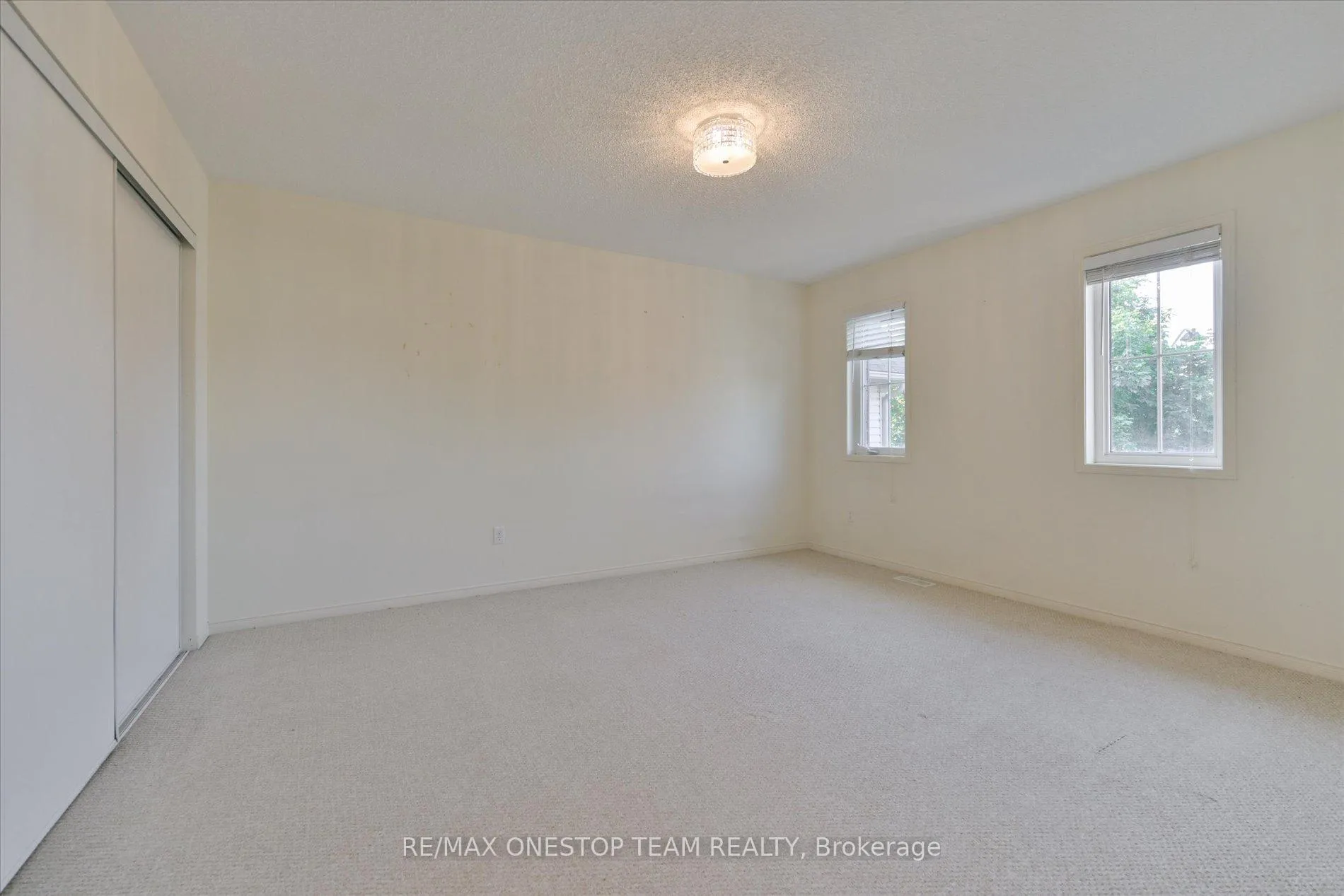 Photo 28 of 98 Northern Dancer Drive, Oshawa, Windfields — HOMEH