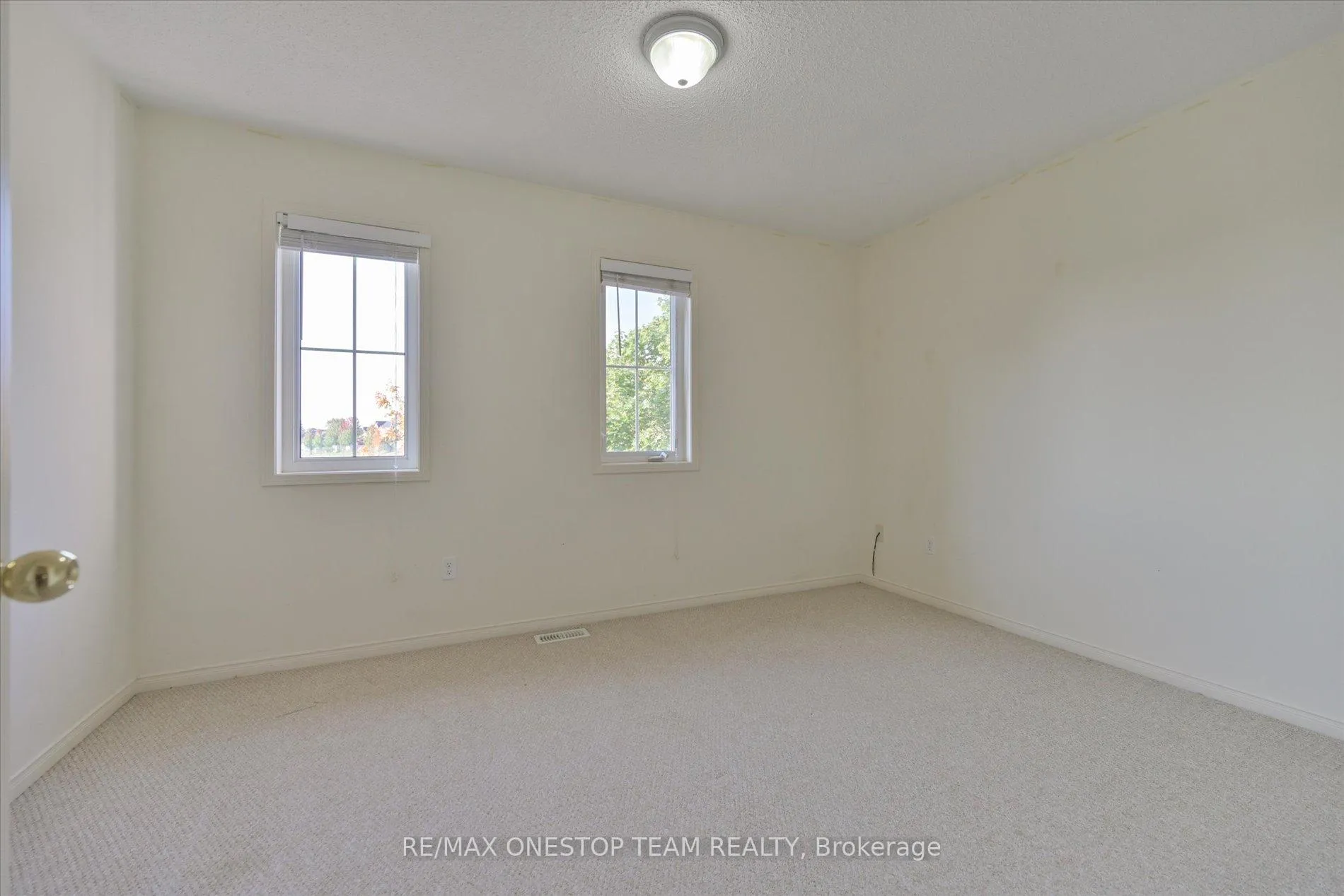 Photo 31 of 98 Northern Dancer Drive, Oshawa, Windfields — HOMEH