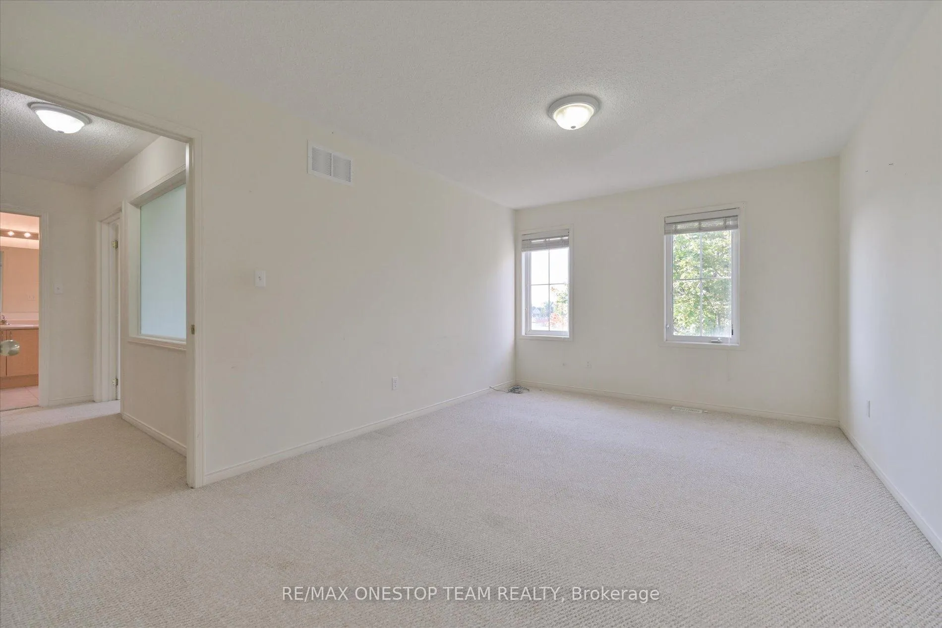 Photo 33 of 98 Northern Dancer Drive, Oshawa, Windfields — HOMEH