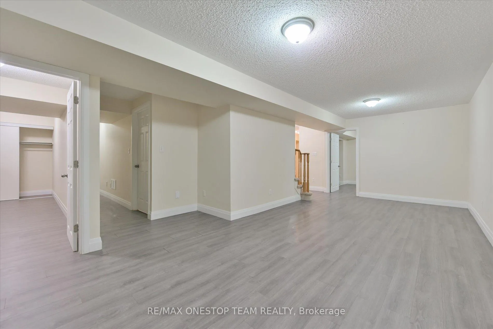 Photo 35 of 98 Northern Dancer Drive, Oshawa, Windfields — HOMEH