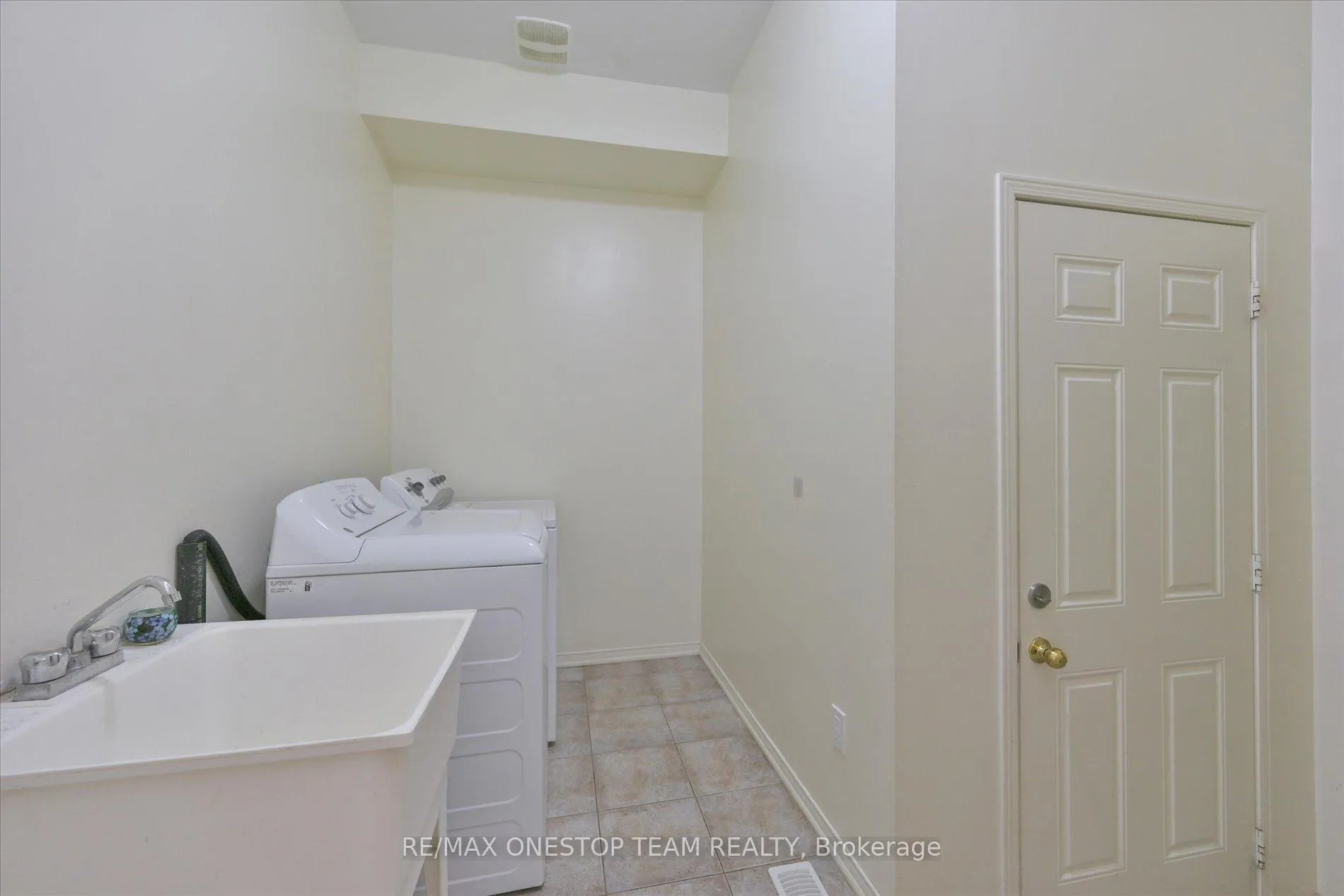 Photo 40 of 98 Northern Dancer Drive, Oshawa, Windfields — HOMEH