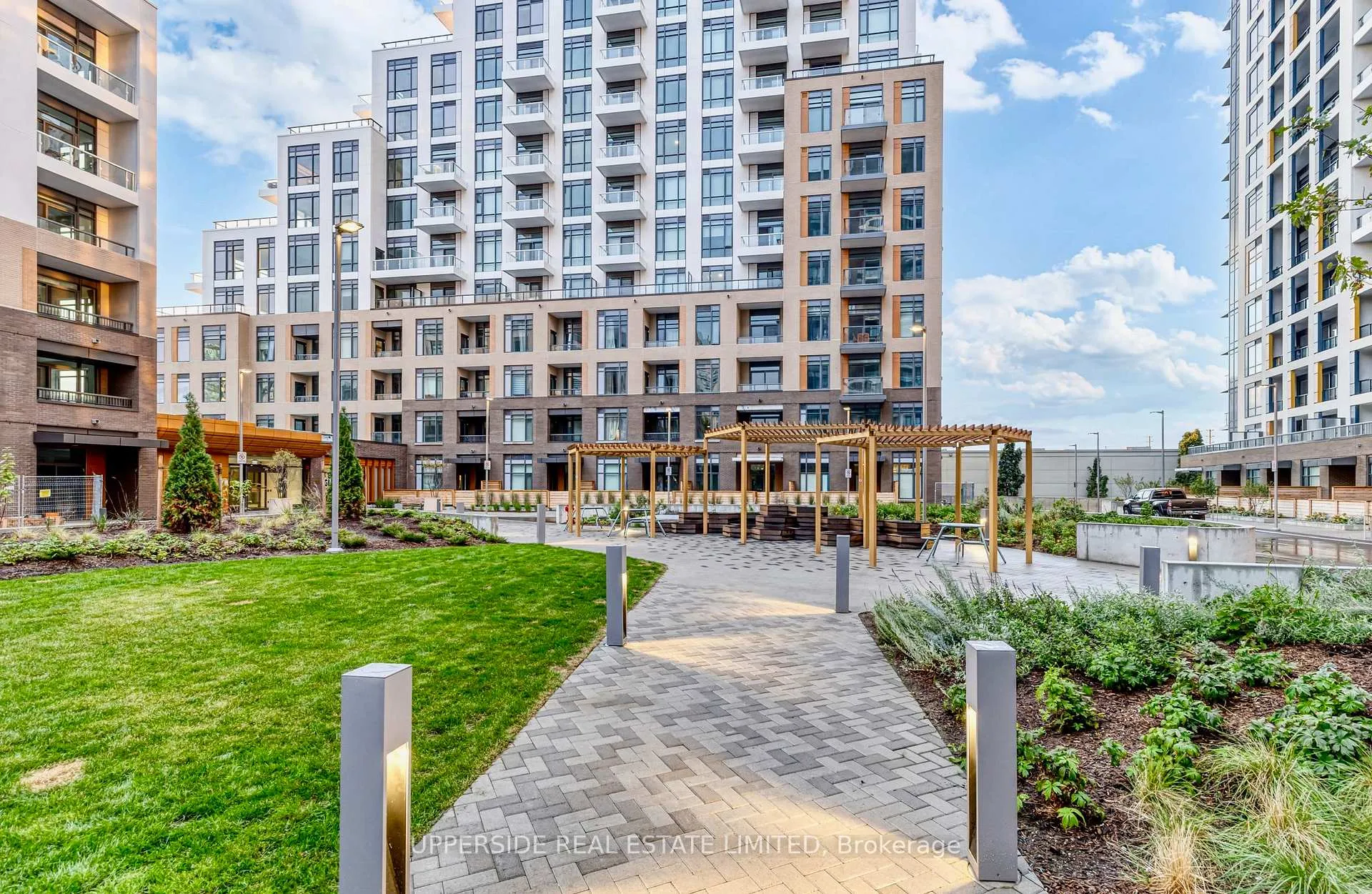 Photo 1 of Unit C504, 8 Beverley Glen Boulevard, Vaughan, Beverley Glen — HOMEH