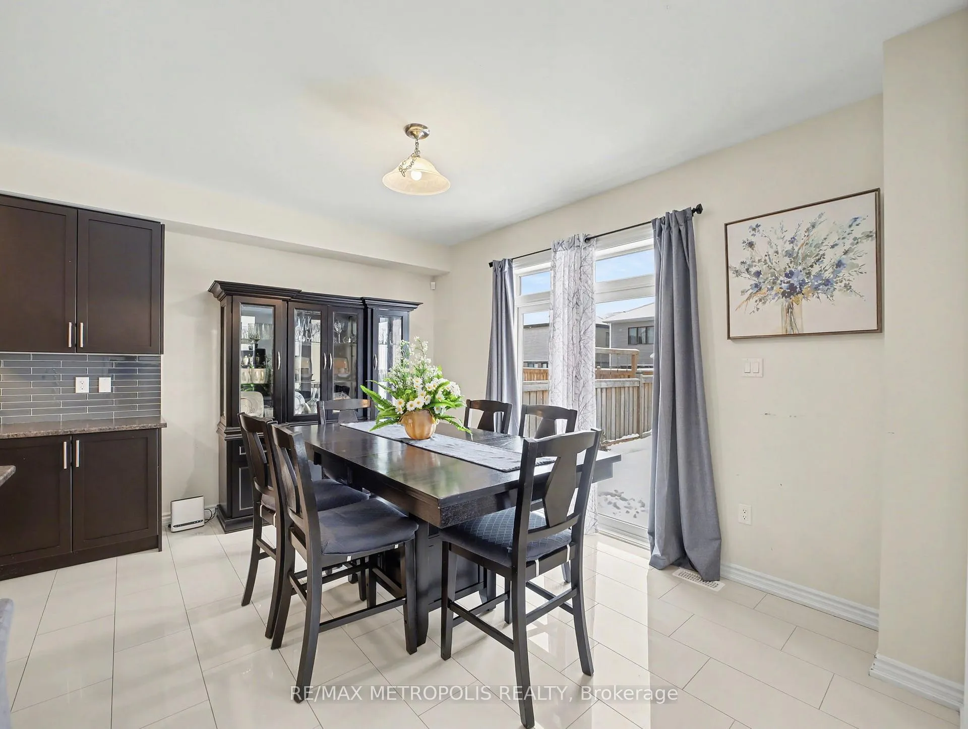 Photo 9 of 9 Frontier Drive, Thorold, Rolling Meadows — HOMEH