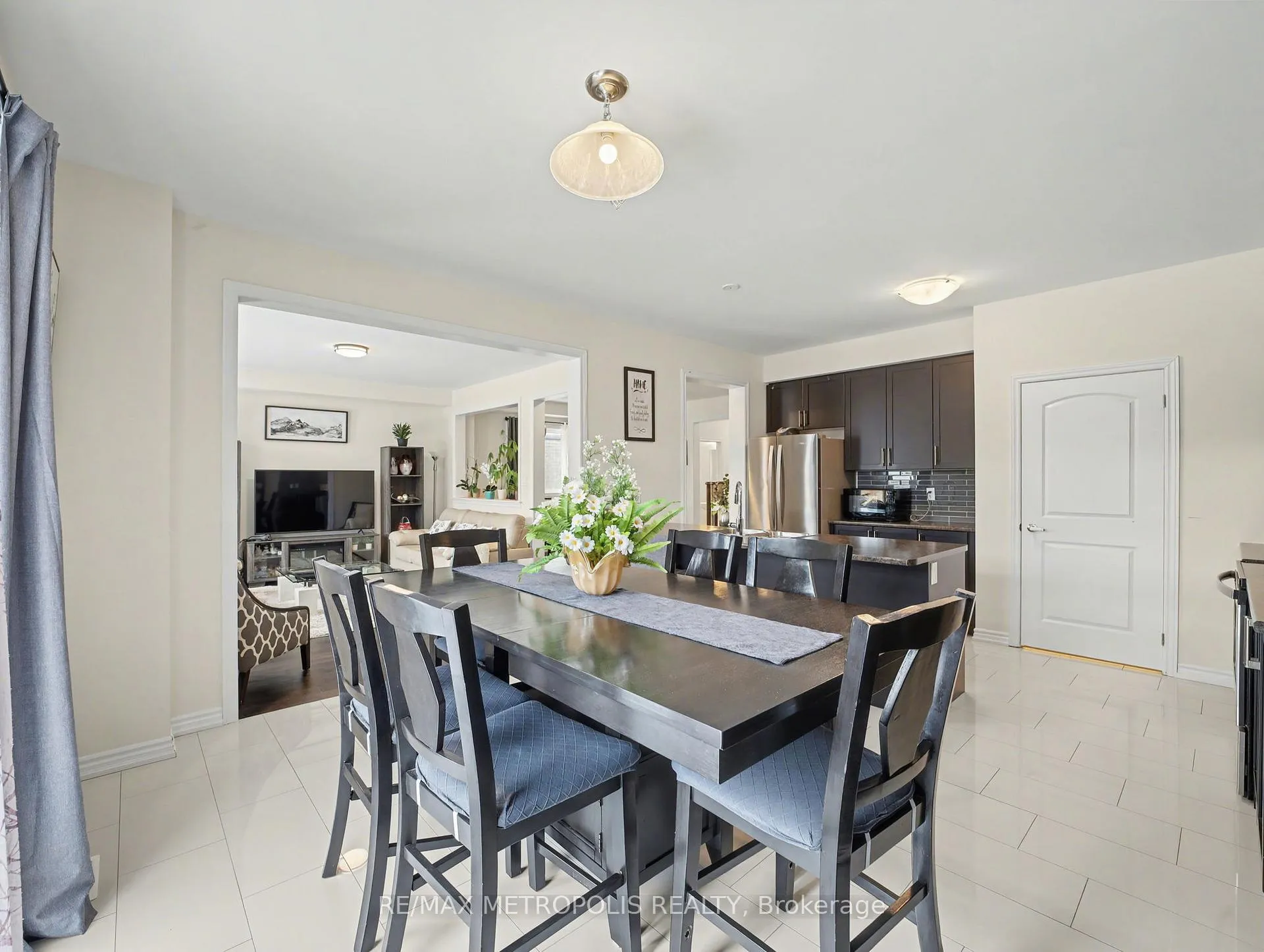 Photo 10 of 9 Frontier Drive, Thorold, Rolling Meadows — HOMEH