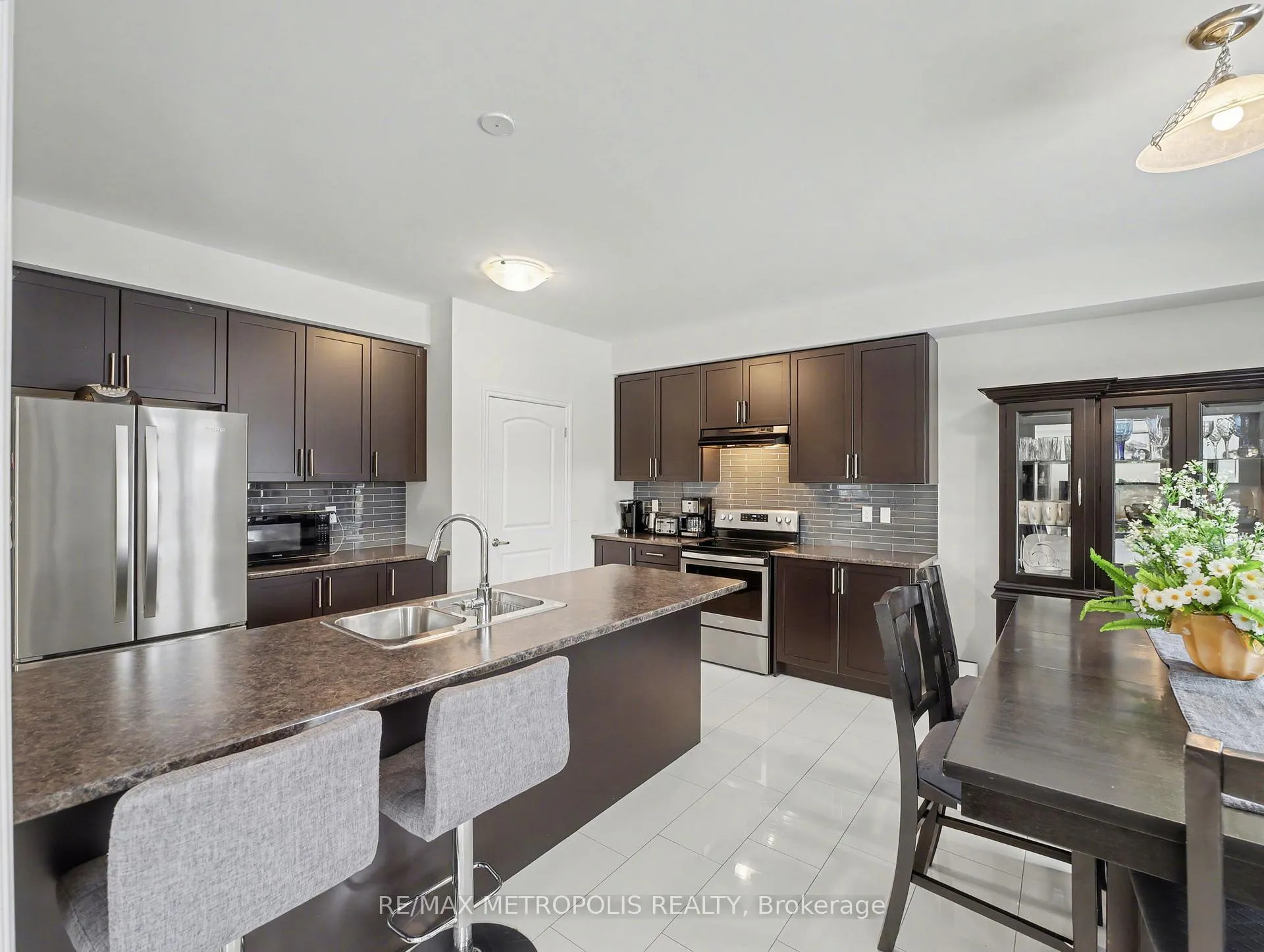 Photo 12 of 9 Frontier Drive, Thorold, Rolling Meadows — HOMEH