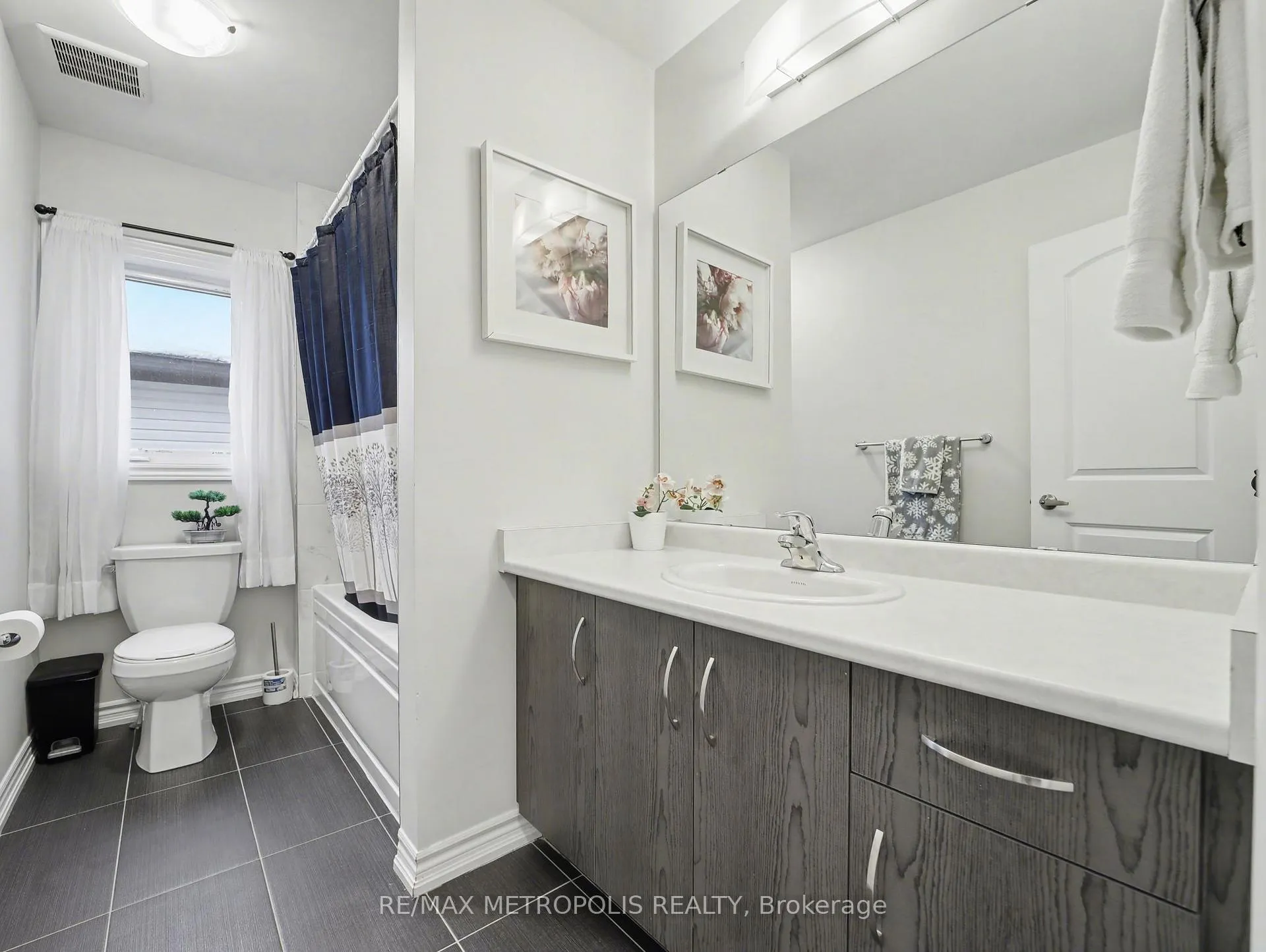 Photo 26 of 9 Frontier Drive, Thorold, Rolling Meadows — HOMEH