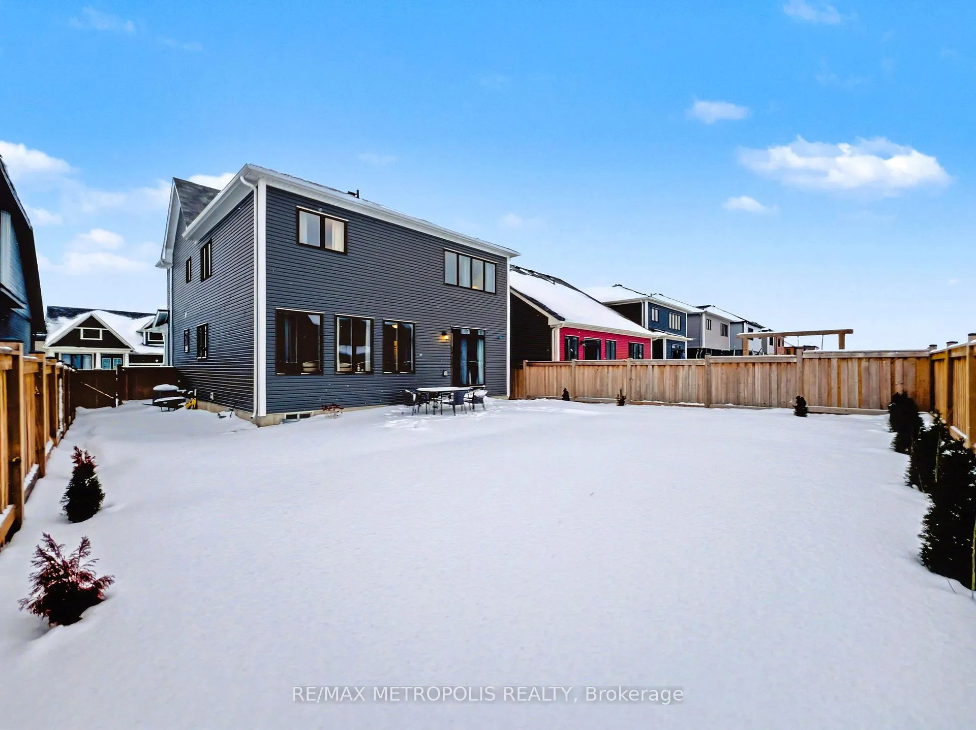 Photo 32 of 9 Frontier Drive, Thorold, Rolling Meadows — HOMEH