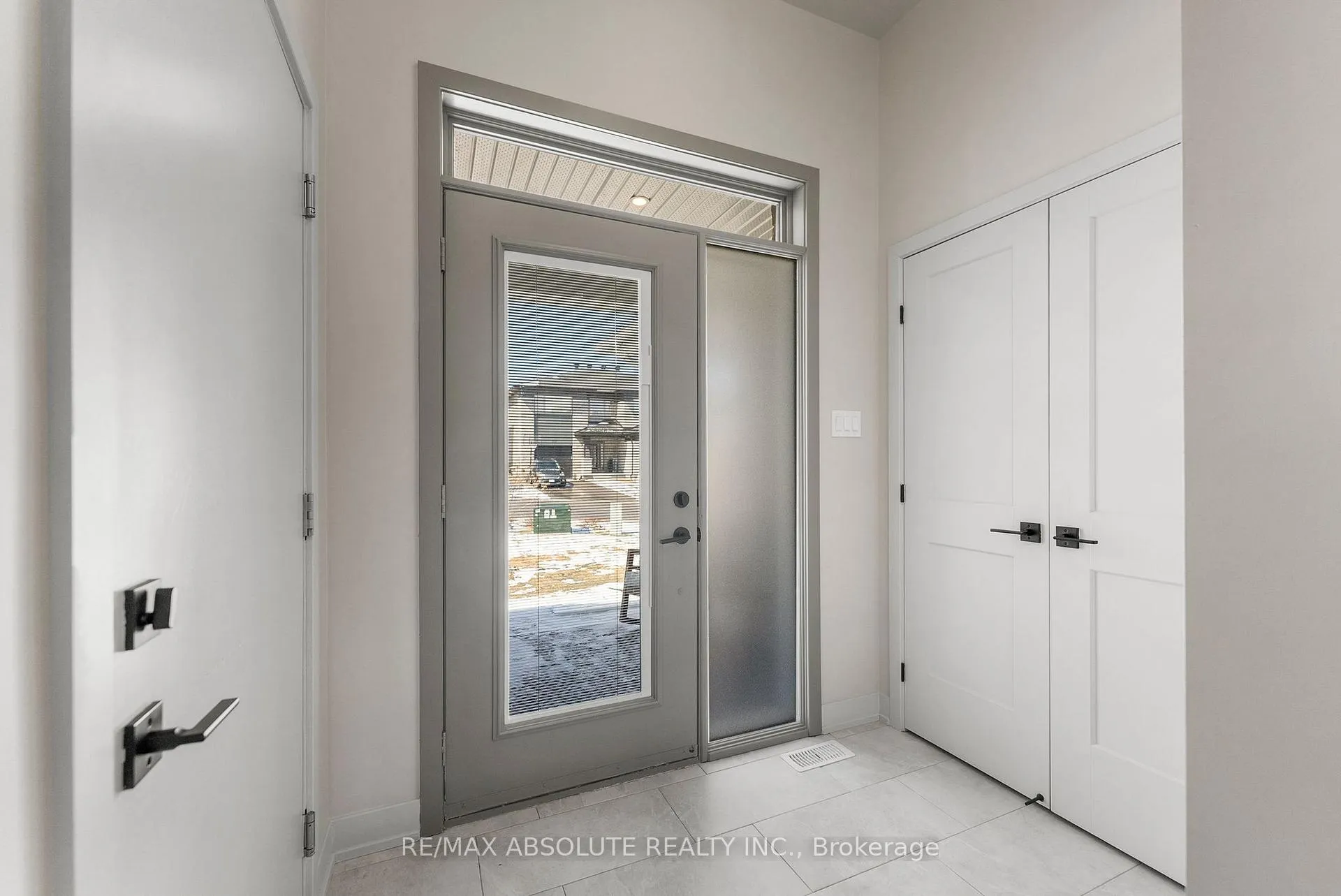 Photo 3 of 120 Thomas Street S, Arnprior — HOMEH