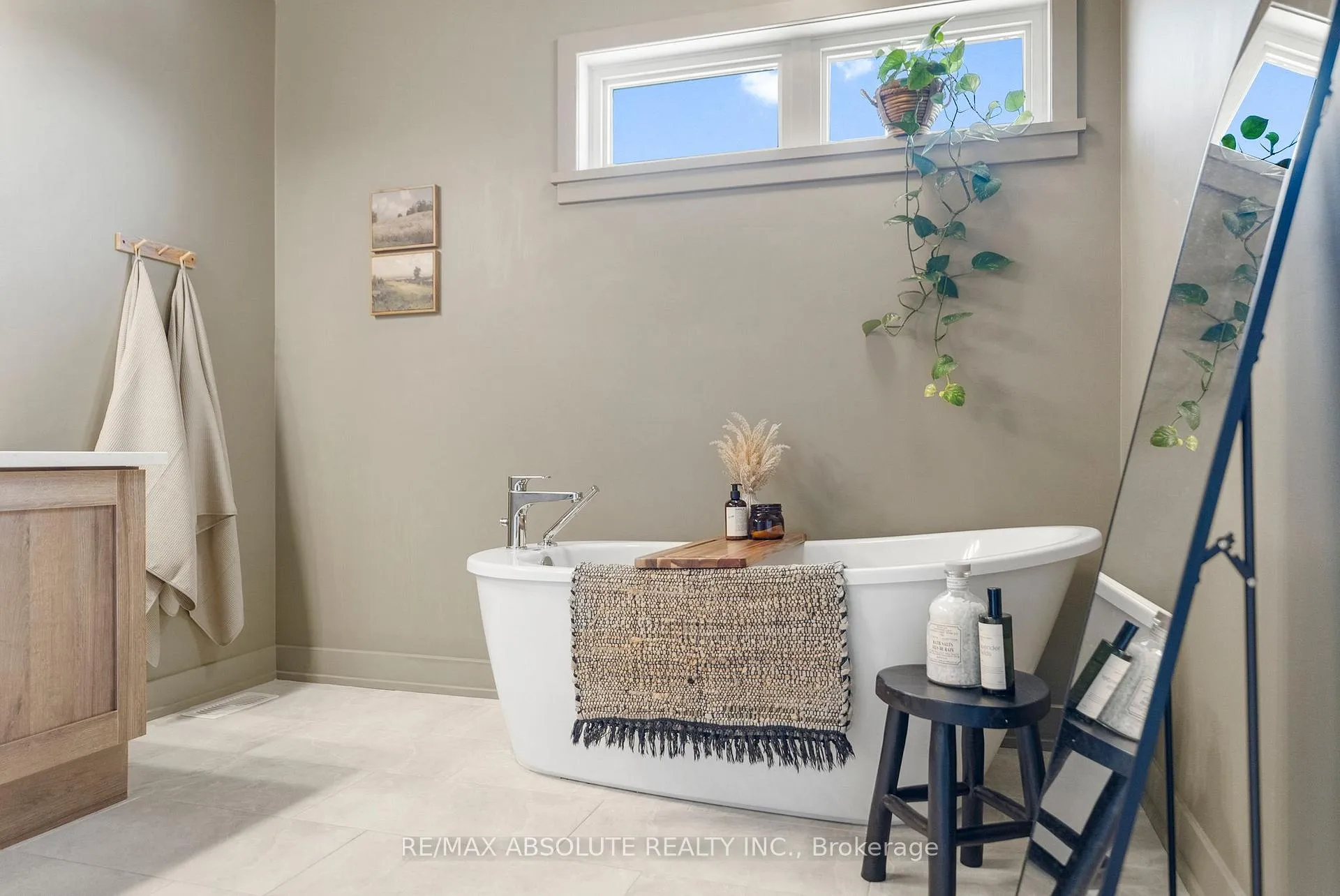 Photo 23 of 120 Thomas Street S, Arnprior — HOMEH