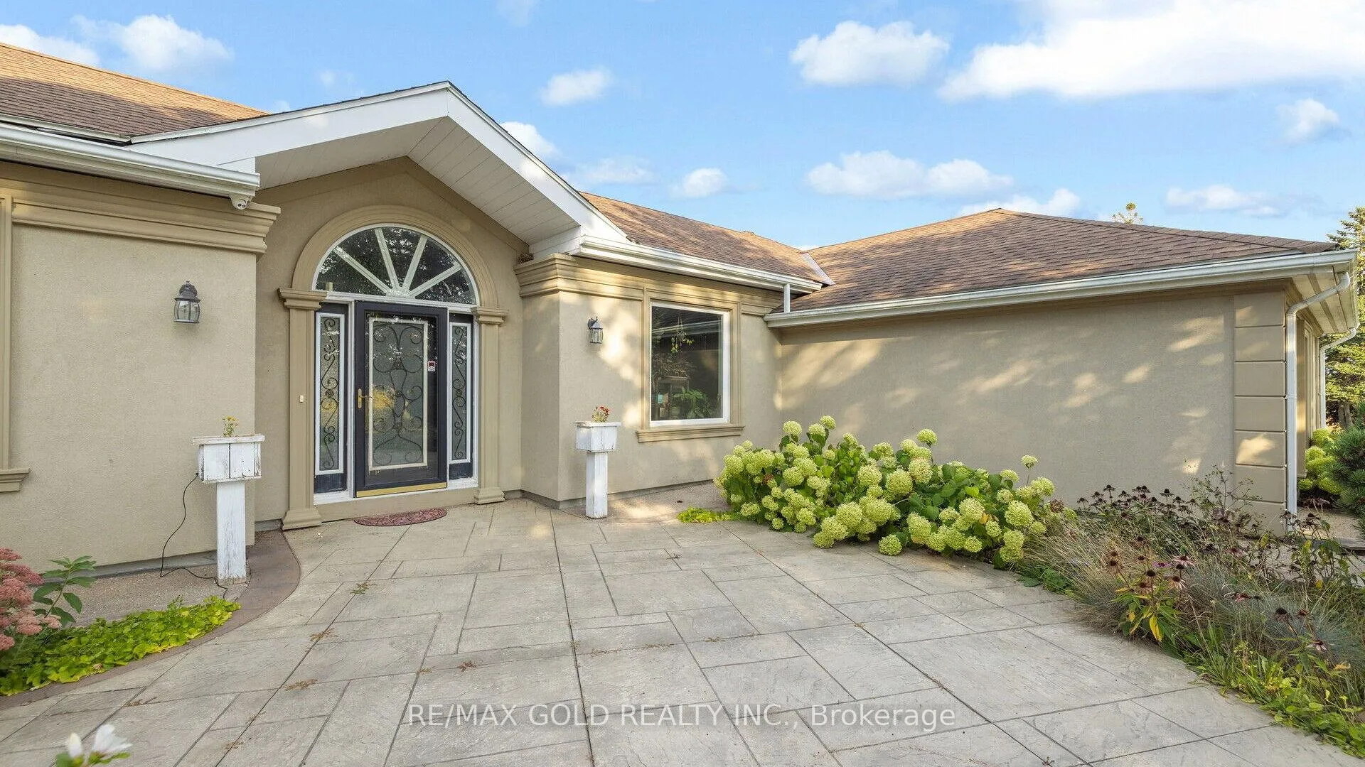 Front of 12353 Mississauga Road N