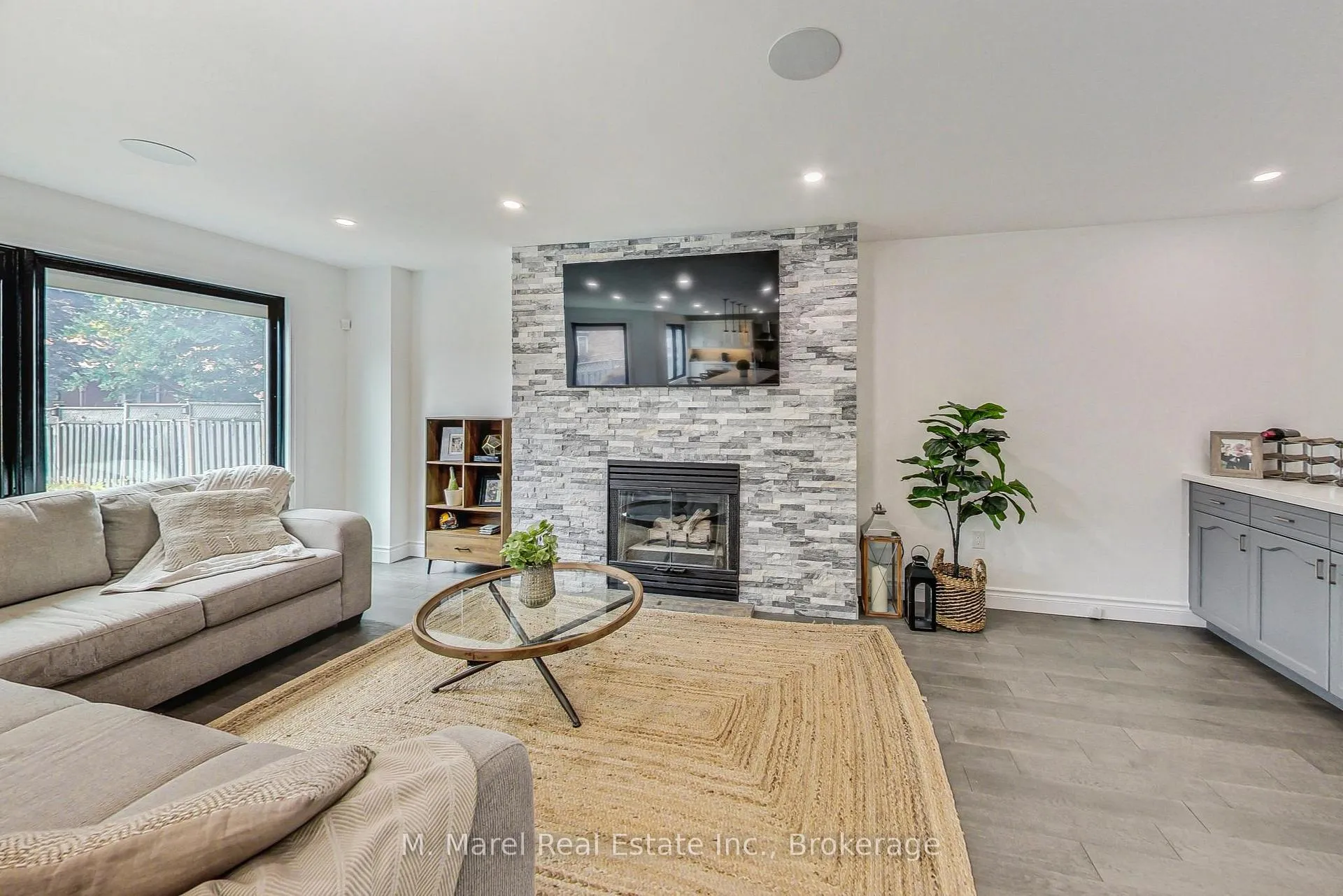 Photo 7 of 3 Aries Court, Hamilton, Trenholme — HOMEH