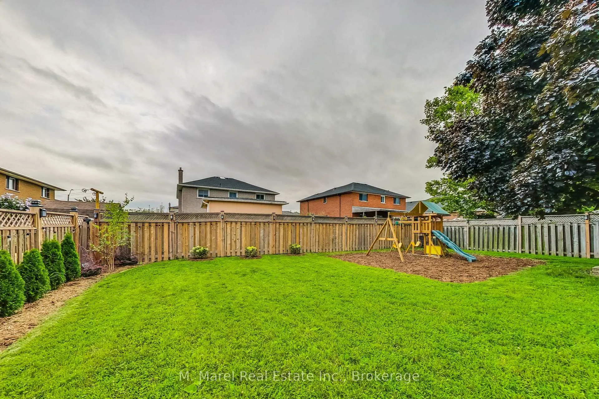 Photo 38 of 3 Aries Court, Hamilton, Trenholme — HOMEH