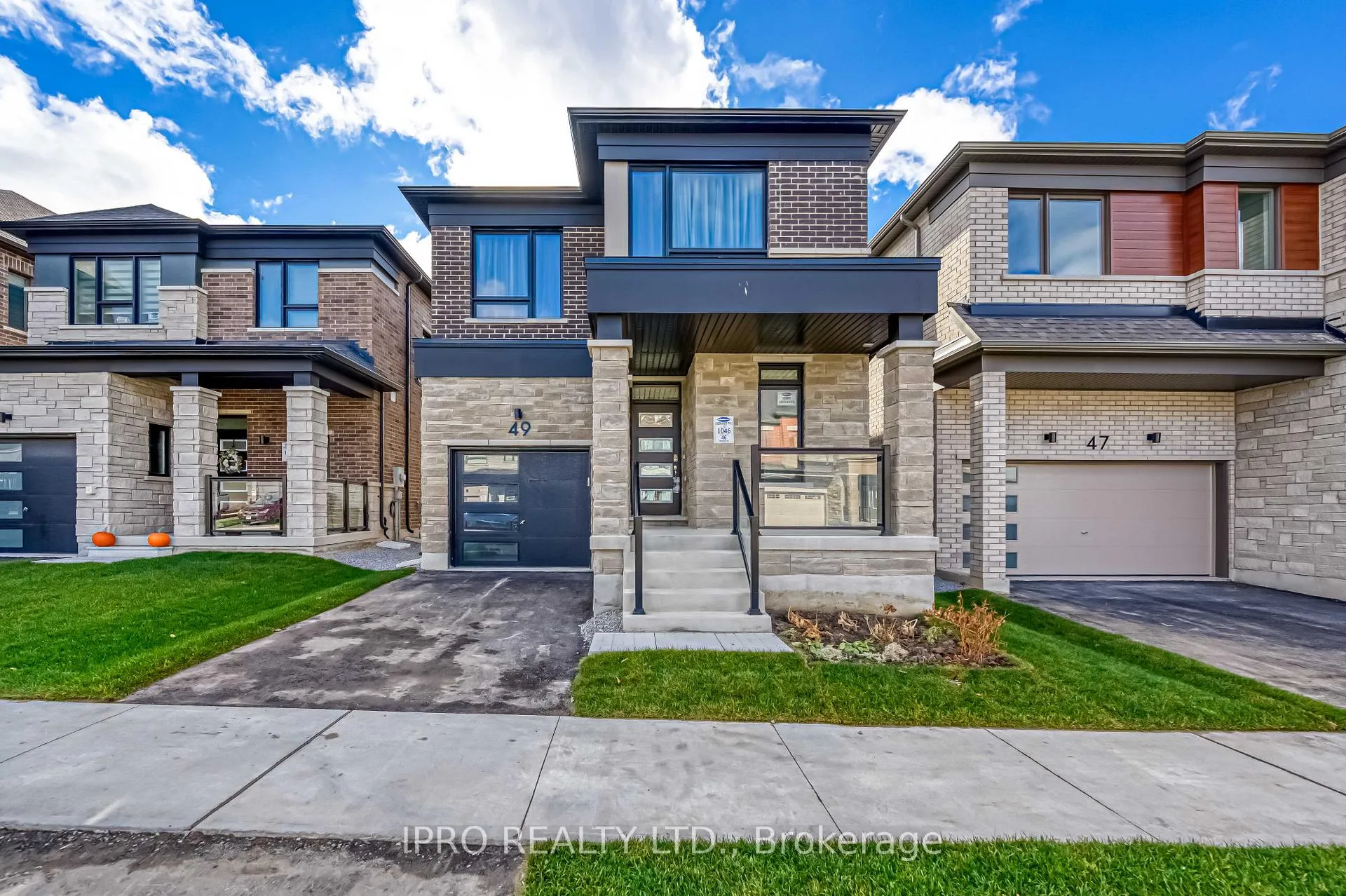 Front of 49 Mcbride Trail W