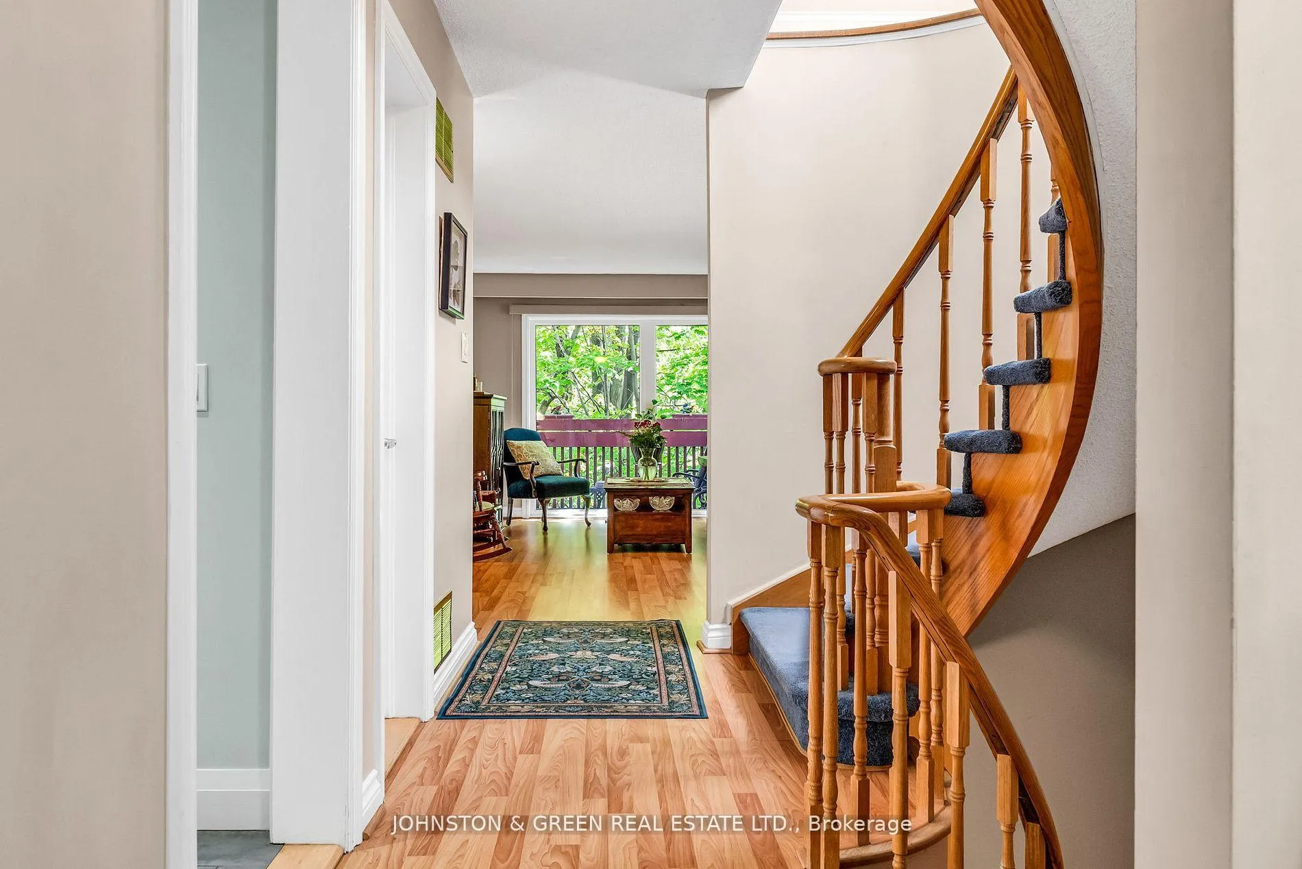 Photo 3 of 1 Woodvale Crescent, Toronto, East York — HOMEH