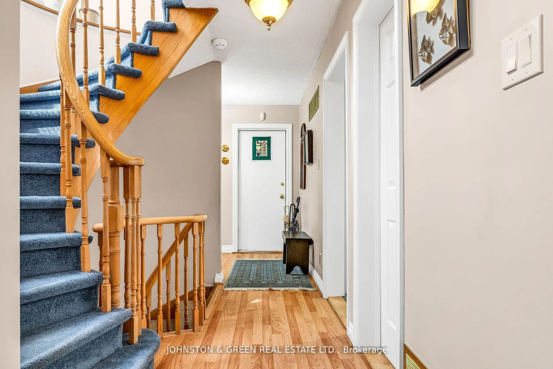 Photo 4 of 1 Woodvale Crescent, Toronto, East York — HOMEH