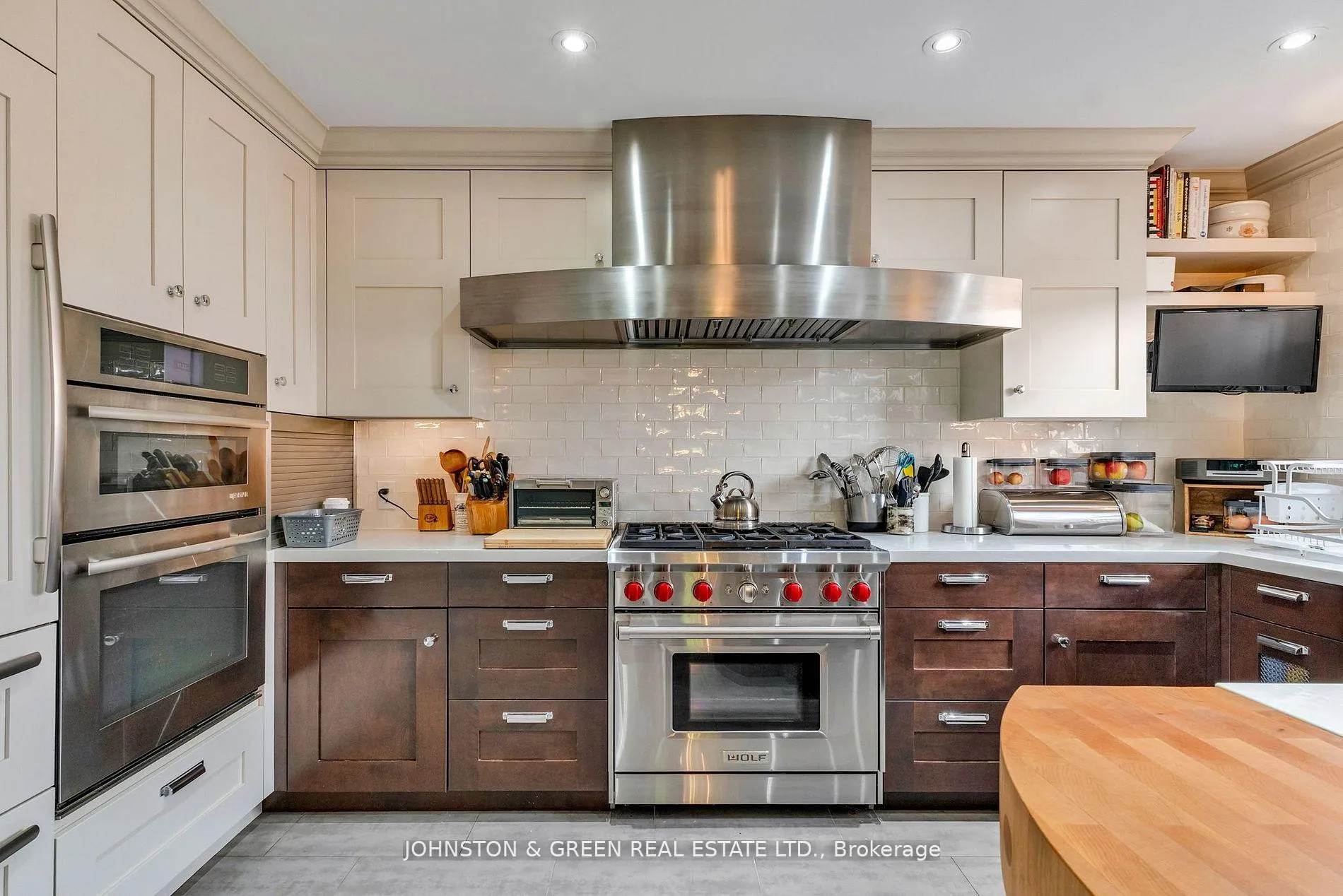 Photo 7 of 1 Woodvale Crescent, Toronto, East York — HOMEH