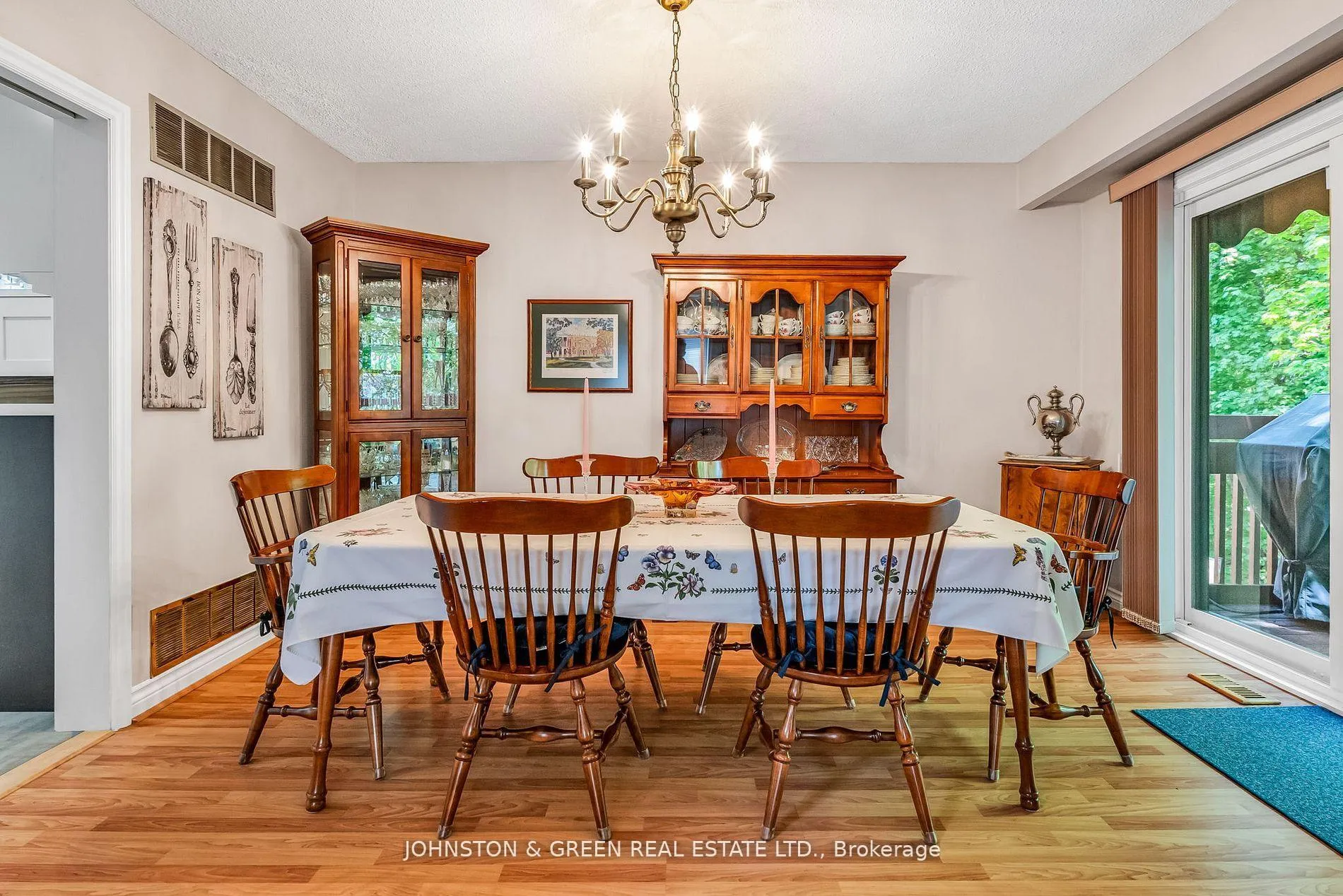 Photo 14 of 1 Woodvale Crescent, Toronto, East York — HOMEH