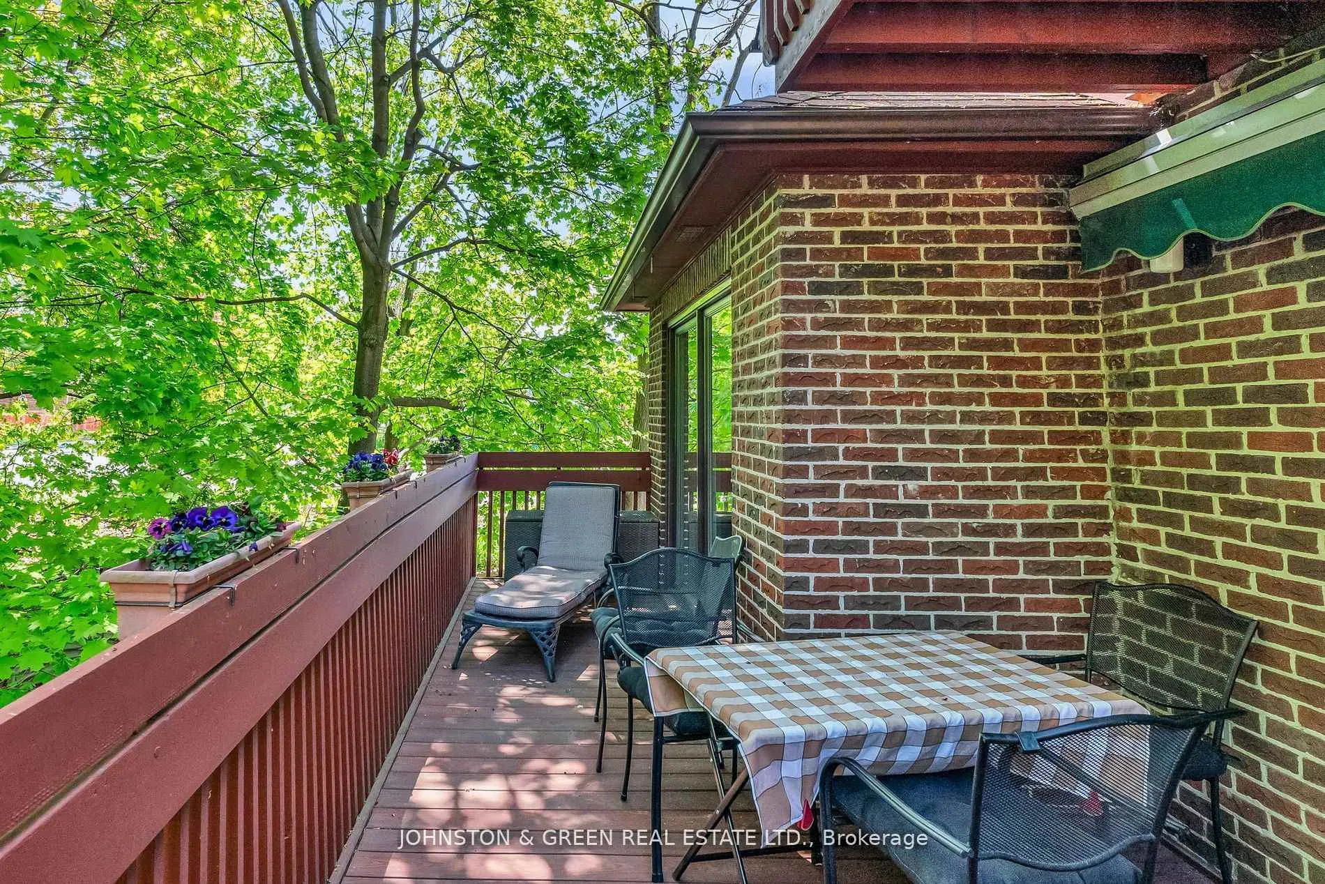 Photo 15 of 1 Woodvale Crescent, Toronto, East York — HOMEH
