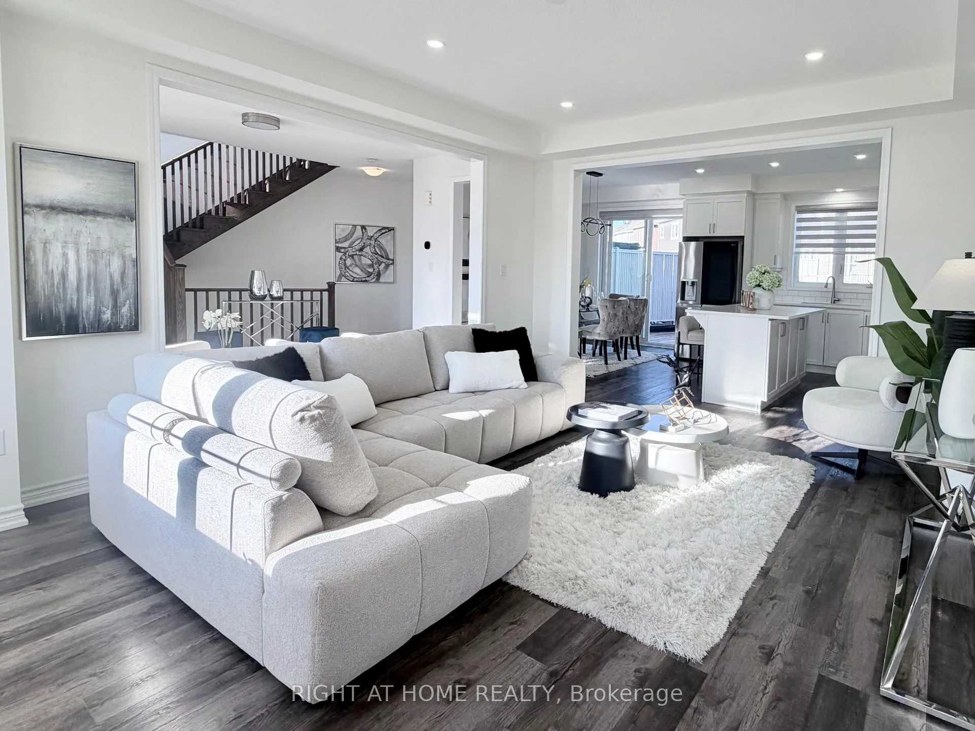 Front of Unit 21, 1222 Rose Way