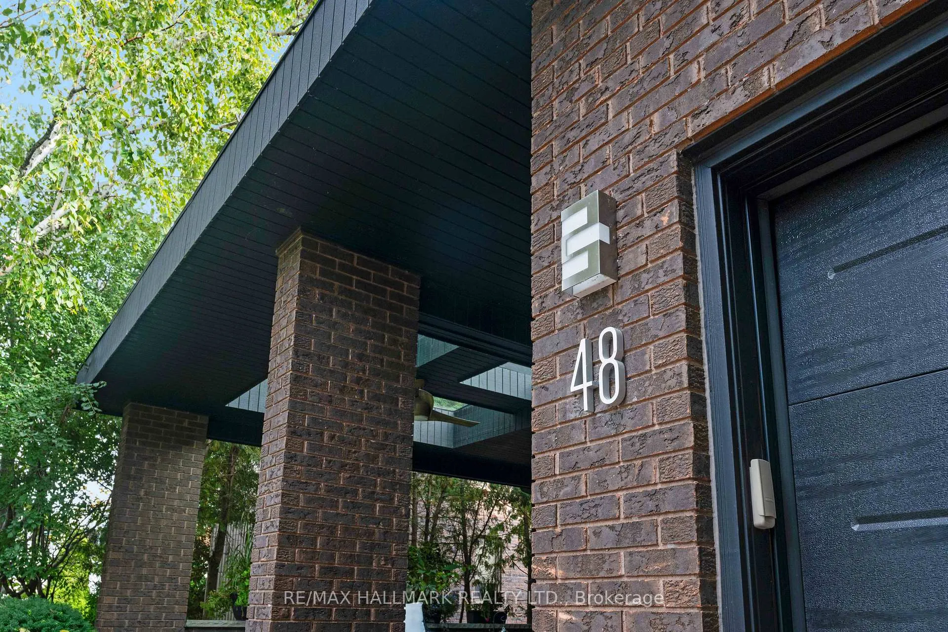 Photo 2 of 48 Forest Circle Court, Vaughan, East Woodbridge — HOMEH
