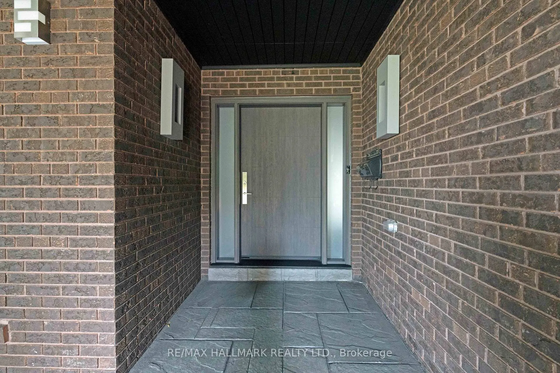 Photo 4 of 48 Forest Circle Court, Vaughan, East Woodbridge — HOMEH
