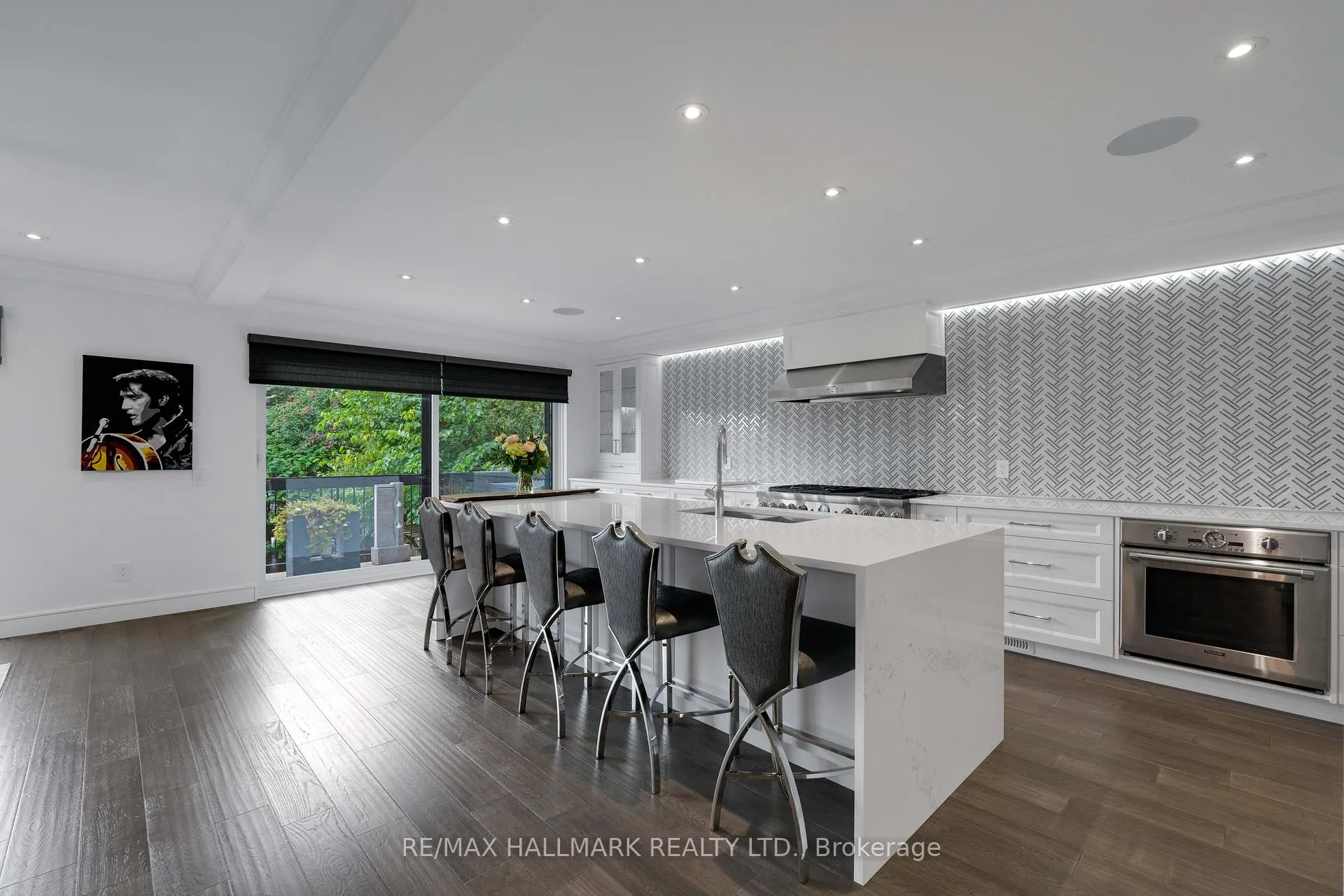 Photo 8 of 48 Forest Circle Court, Vaughan, East Woodbridge — HOMEH