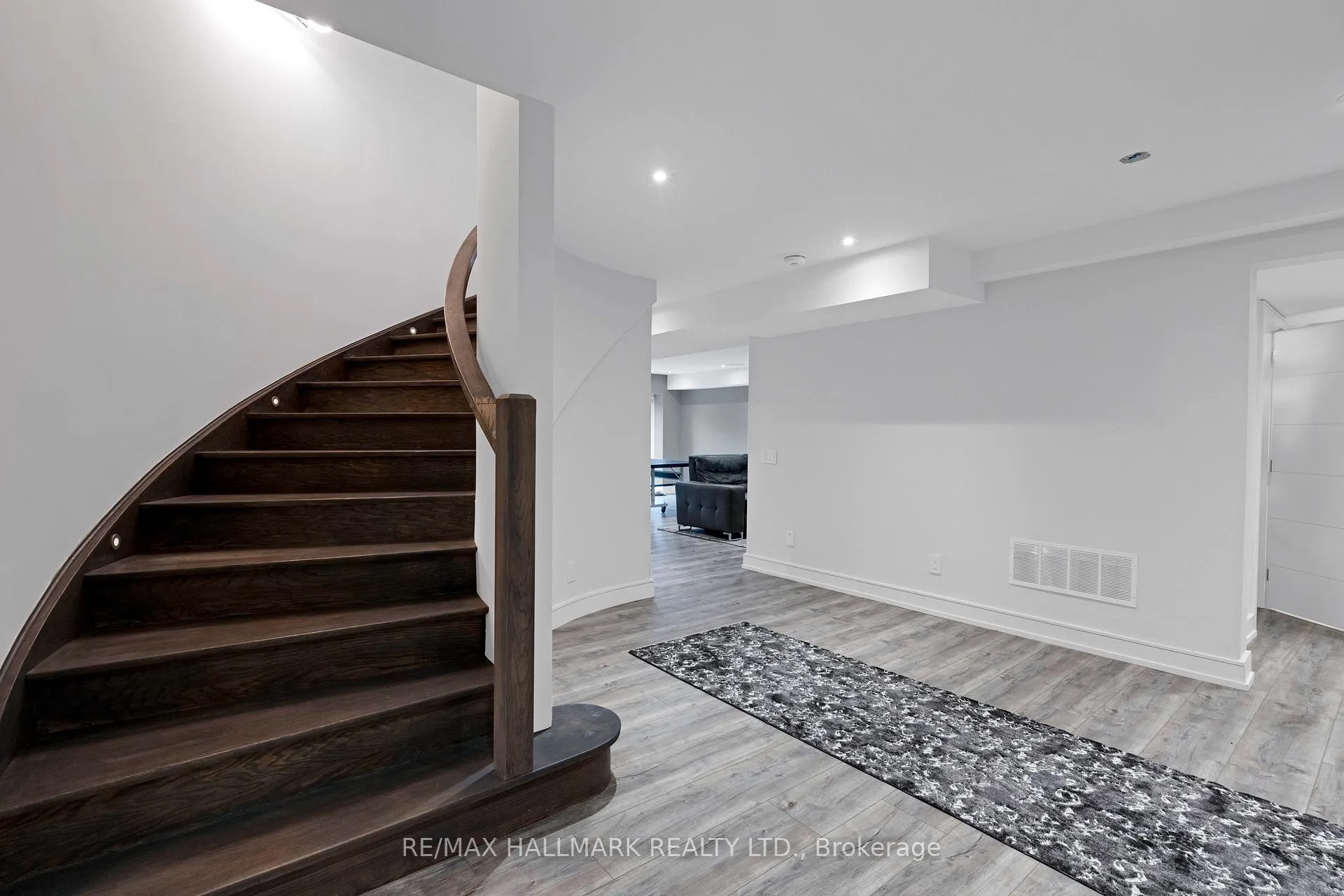Photo 28 of 48 Forest Circle Court, Vaughan, East Woodbridge — HOMEH