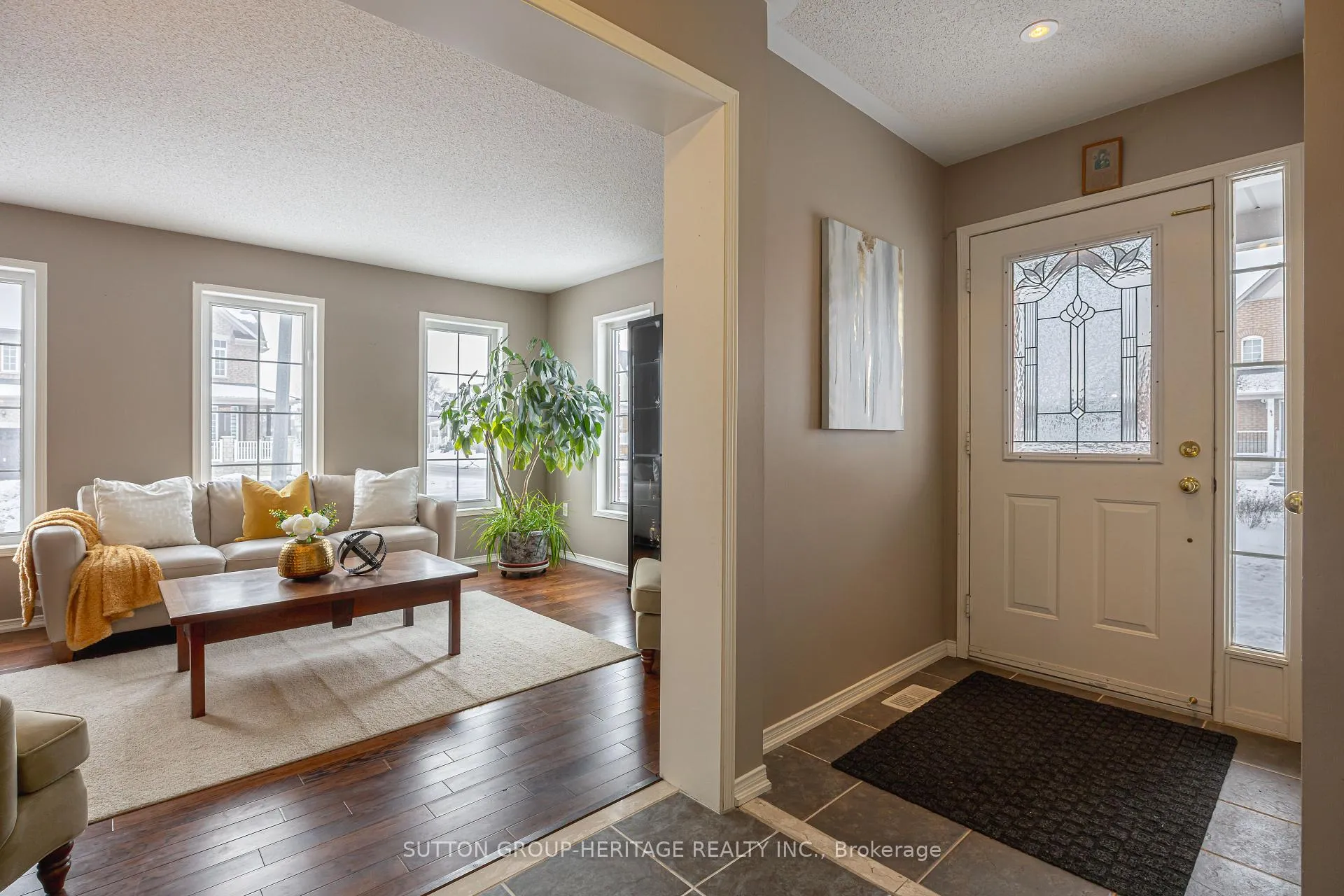 Photo 5 of 2 Peacock Crescent, Ajax, Northwest Ajax — HOMEH