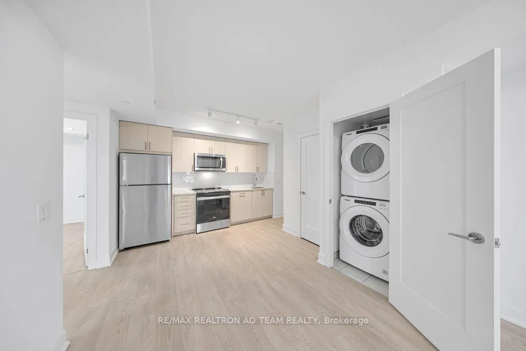 Photo 8 of Unit 416, 2545 Simcoe Street N, Oshawa, Windfields — HOMEH